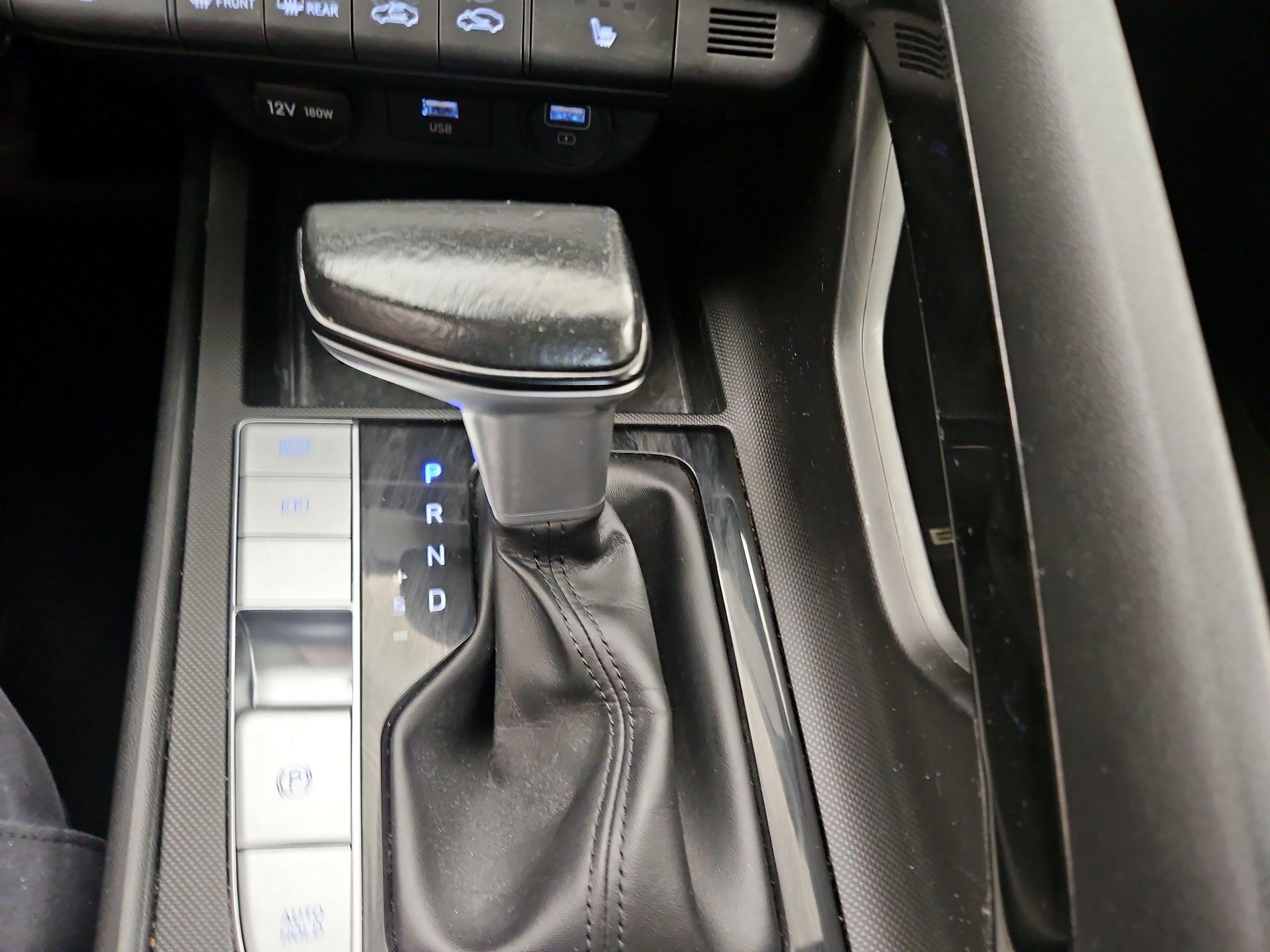 Thumbnail: 2022 Hyundai Elantra - 18