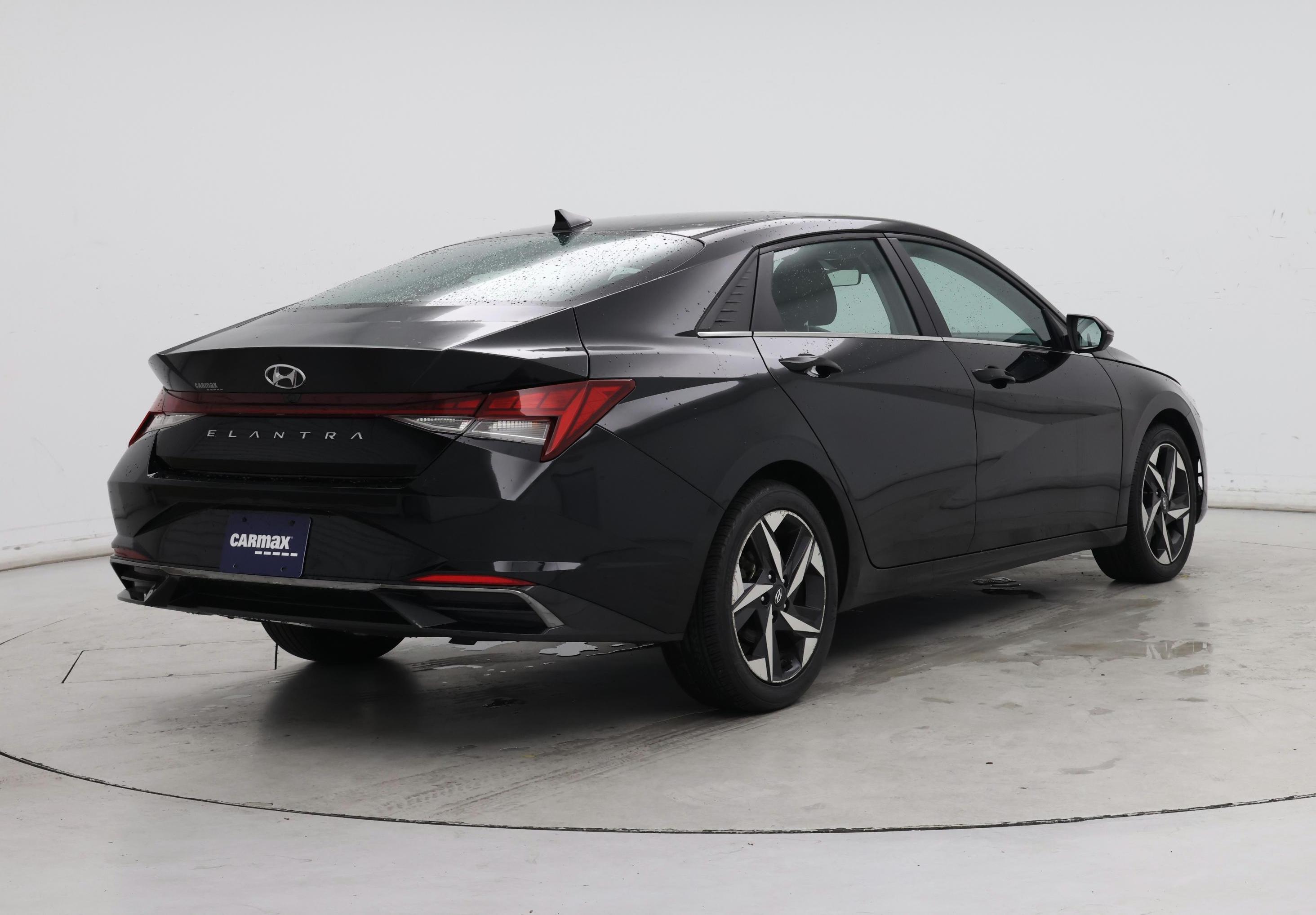 Thumbnail: 2022 Hyundai Elantra - 8