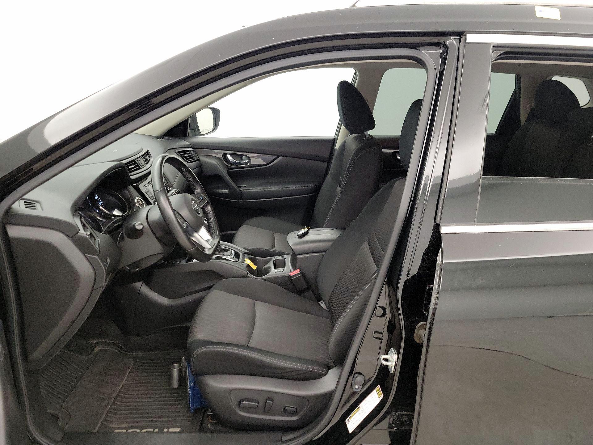 Thumbnail: 2019 Nissan Rogue - 11