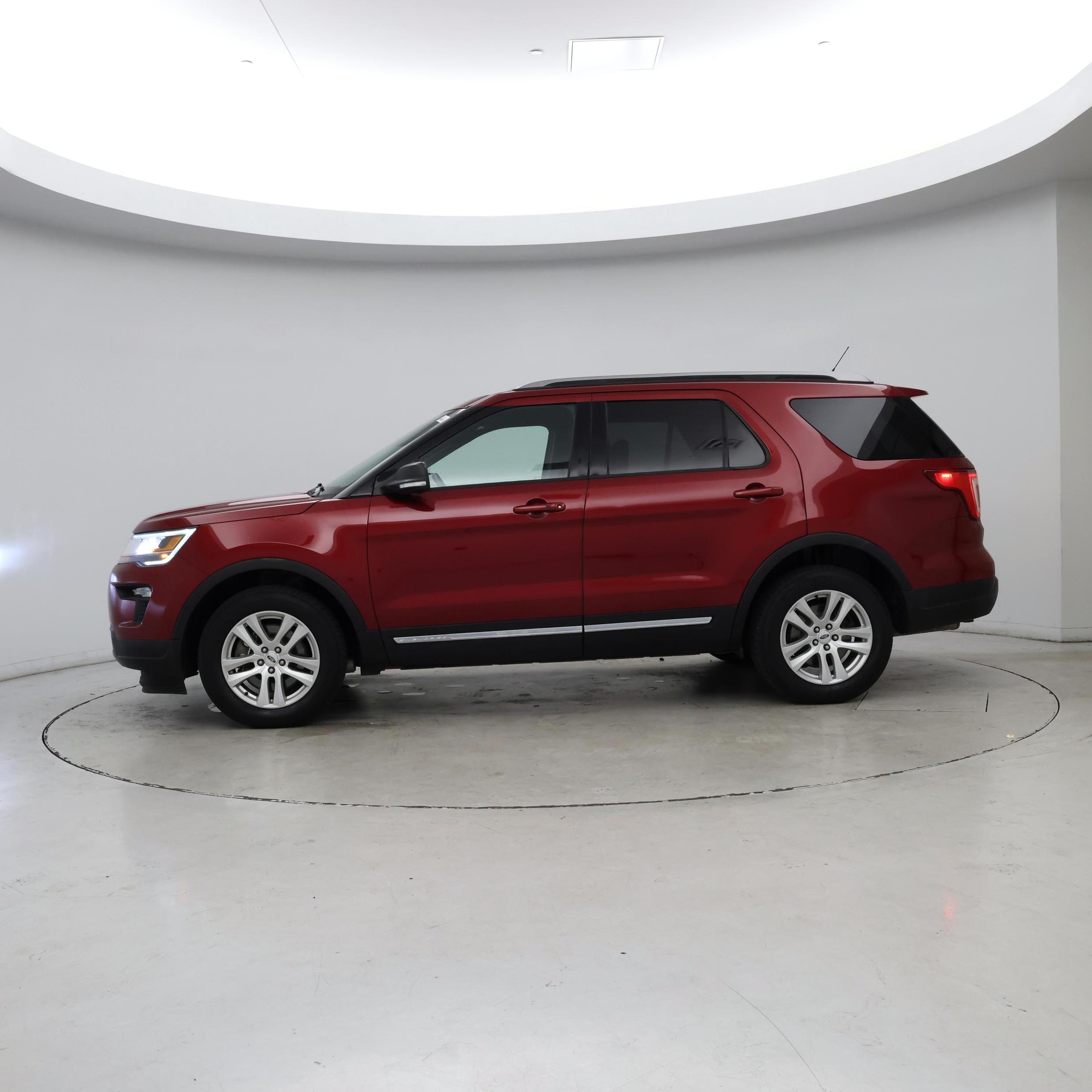 Thumbnail: 2019 Ford Explorer - 3