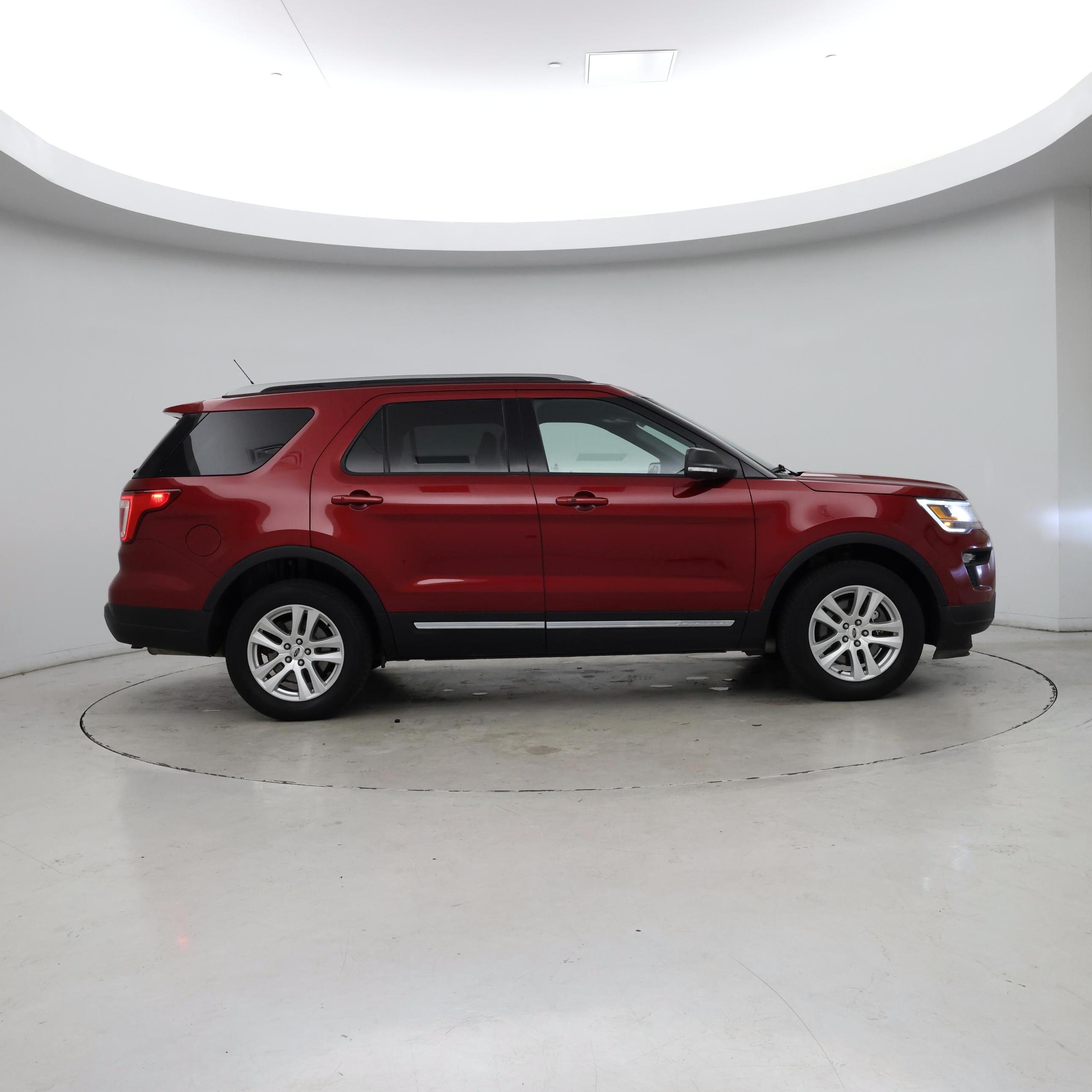 Thumbnail: 2019 Ford Explorer - 7