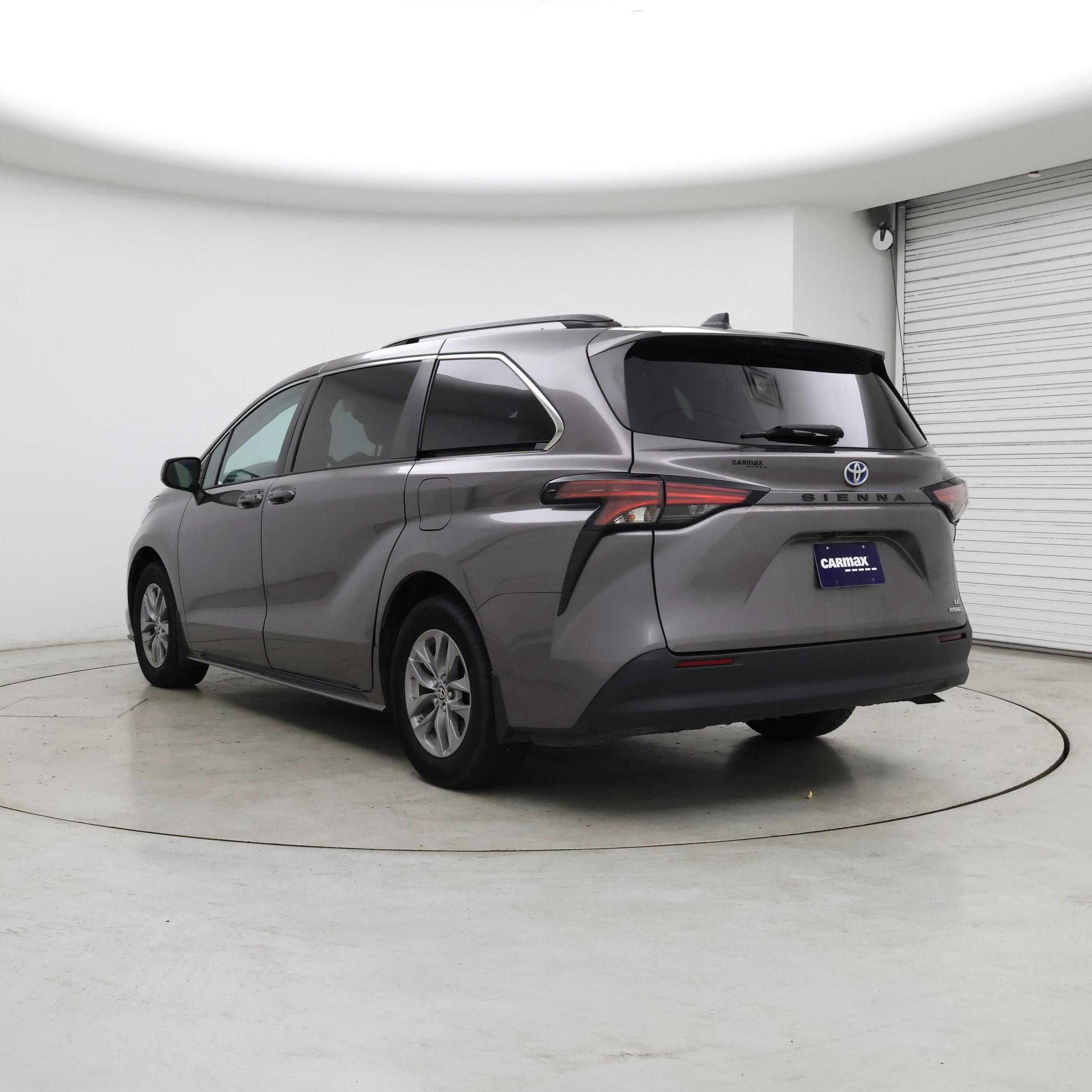 Thumbnail: 2022 Toyota Sienna - 2