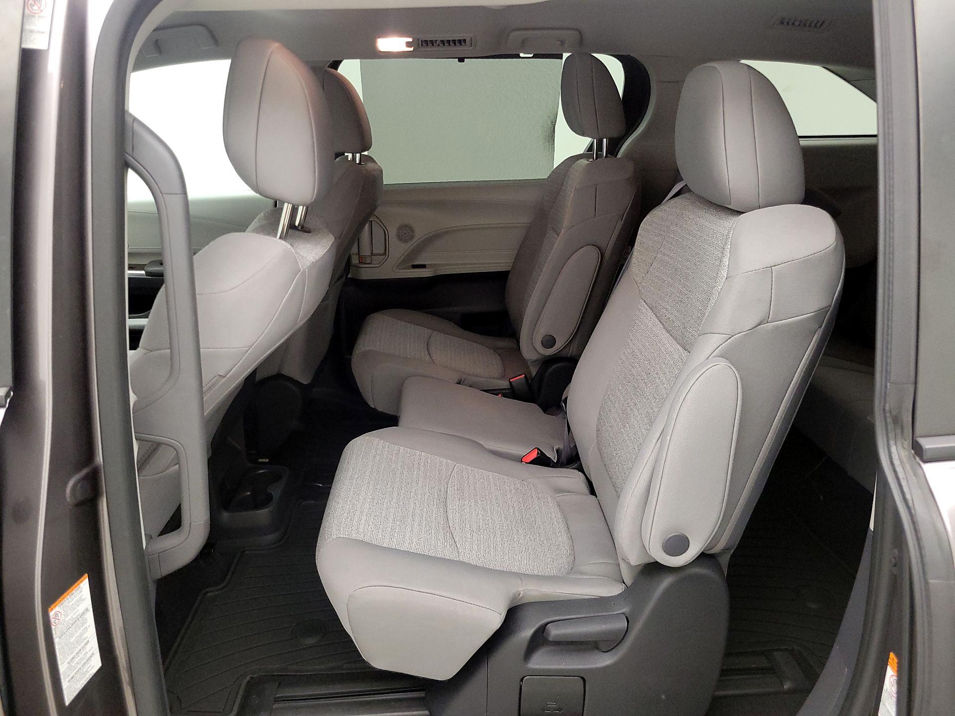 Thumbnail: 2022 Toyota Sienna - 19