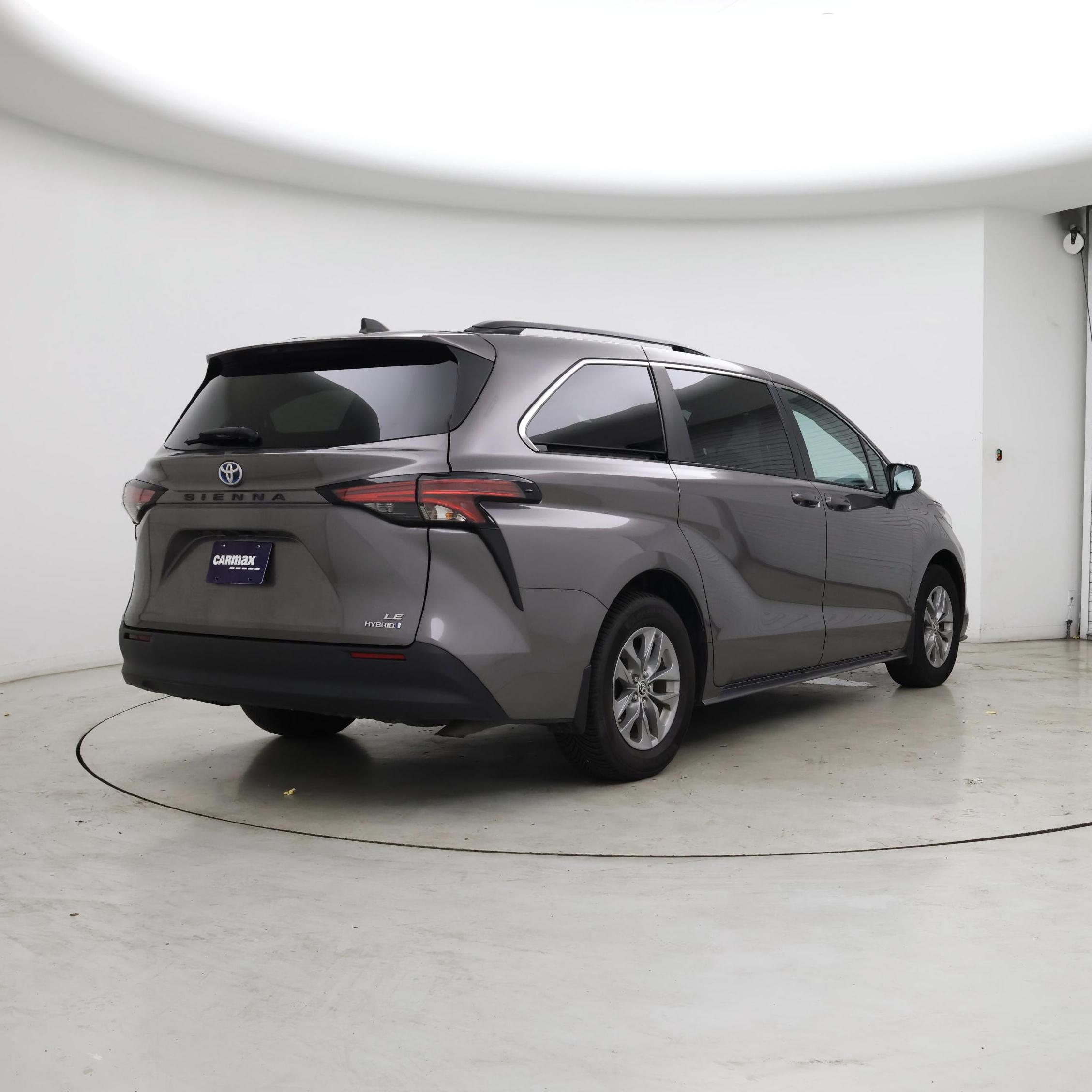 Thumbnail: 2022 Toyota Sienna - 8