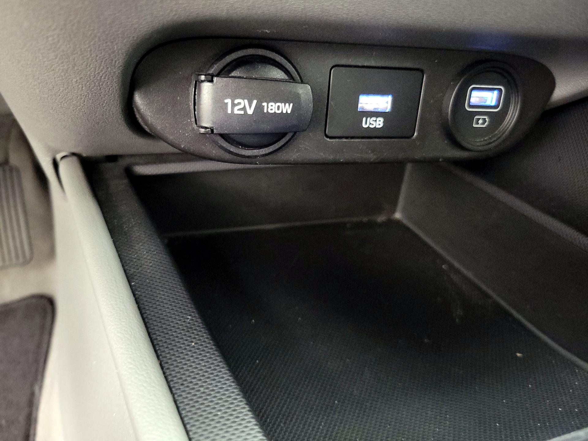 Thumbnail: 2021 Hyundai Elantra - 18