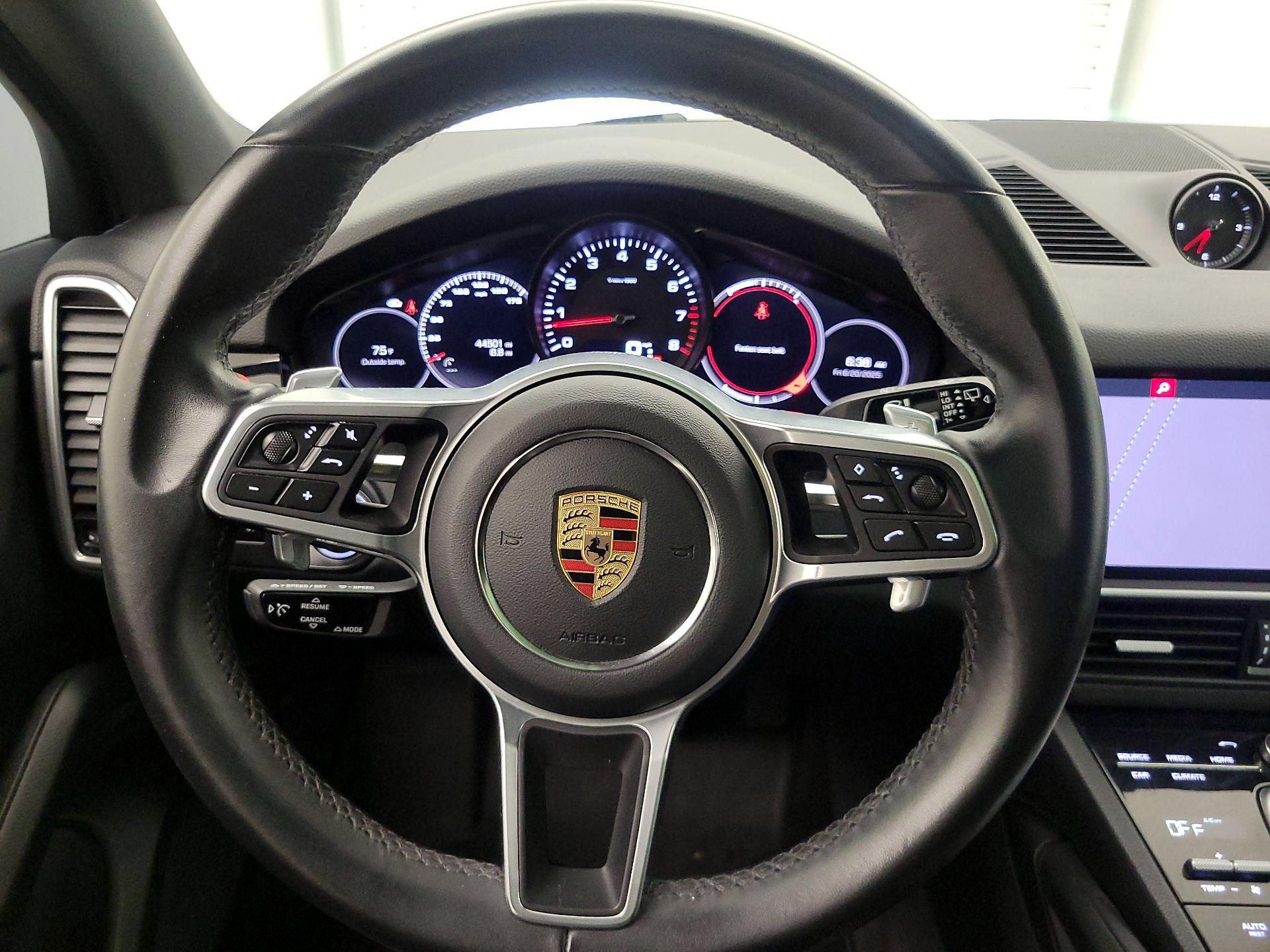 Thumbnail: 2020 Porsche Cayenne - 10