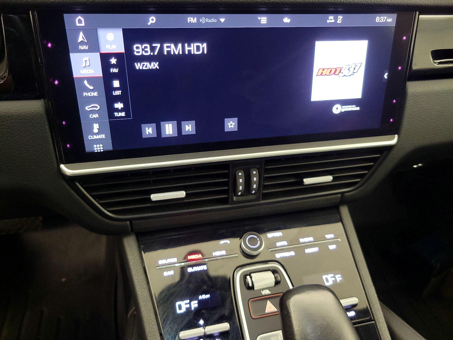 Thumbnail: 2020 Porsche Cayenne - 16