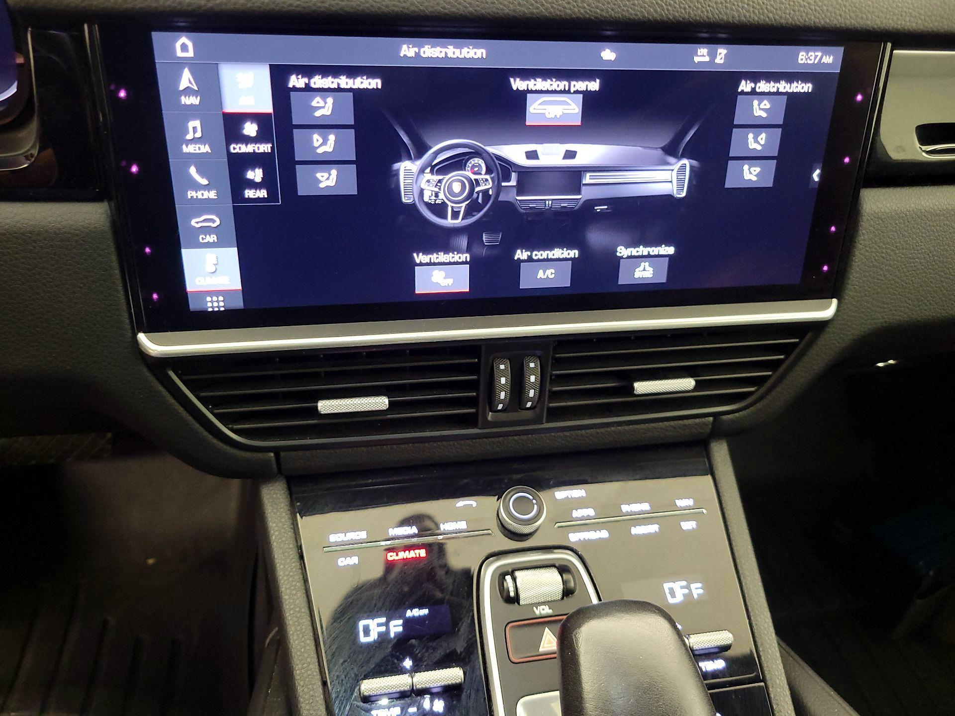 Thumbnail: 2020 Porsche Cayenne - 17