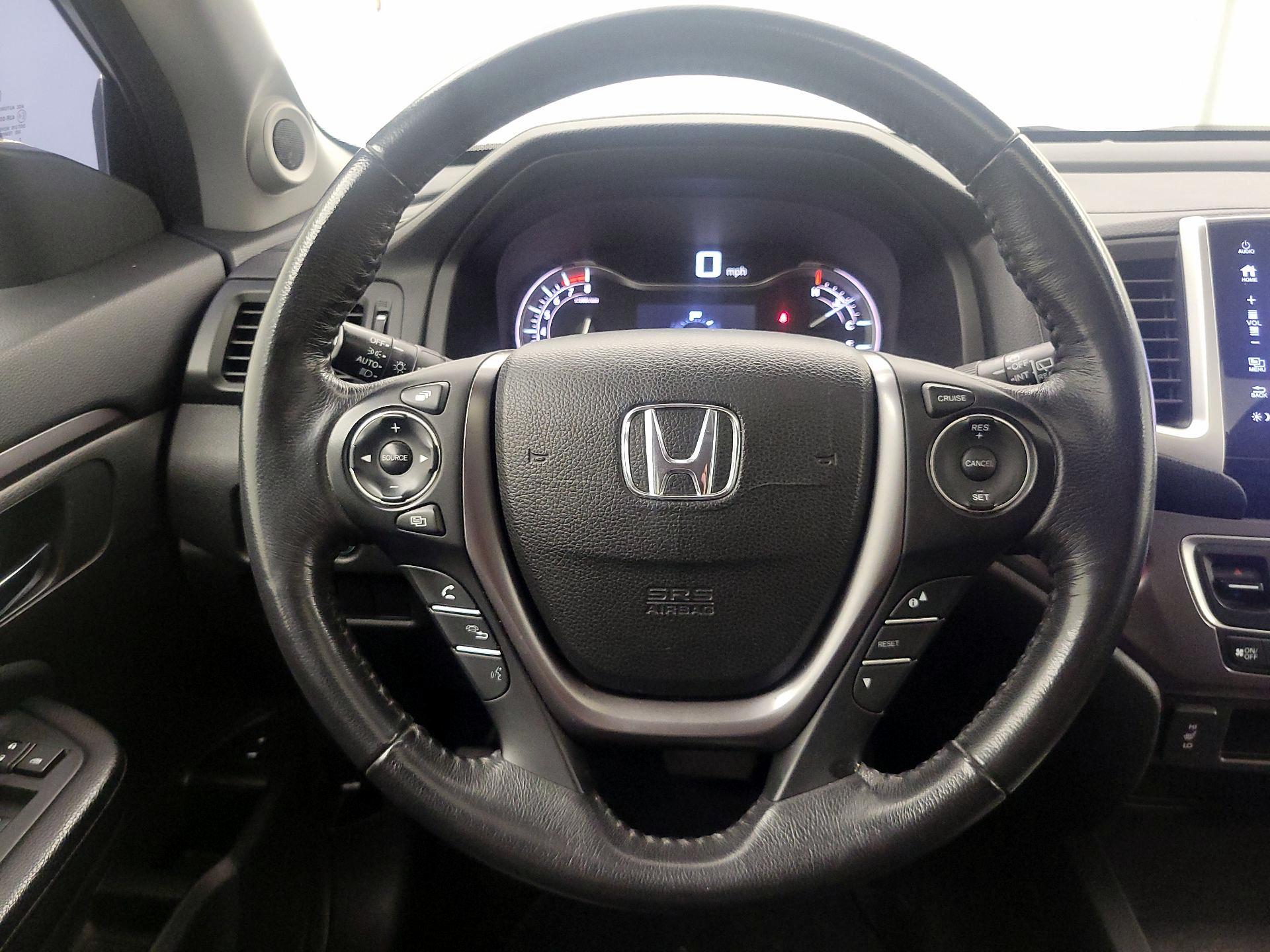 Thumbnail: 2017 Honda Pilot - 10