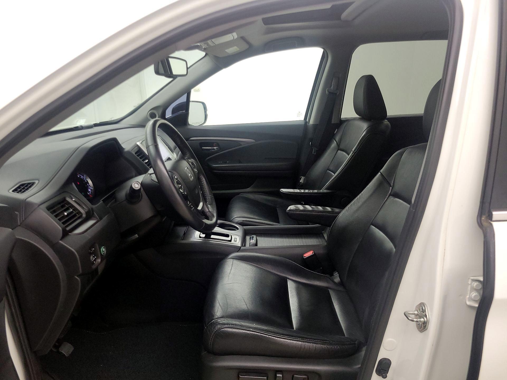 Thumbnail: 2017 Honda Pilot - 11