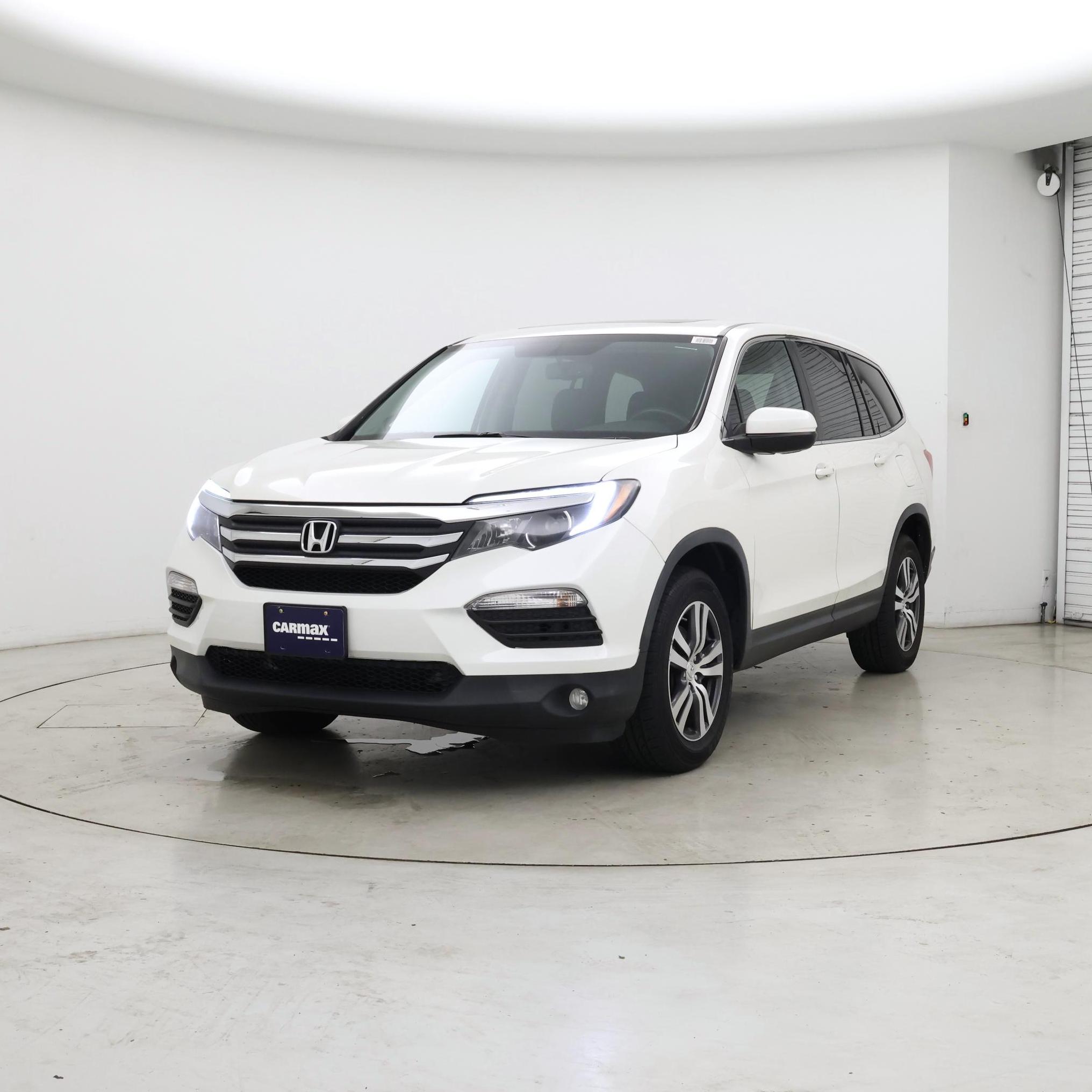 Thumbnail: 2017 Honda Pilot - 4