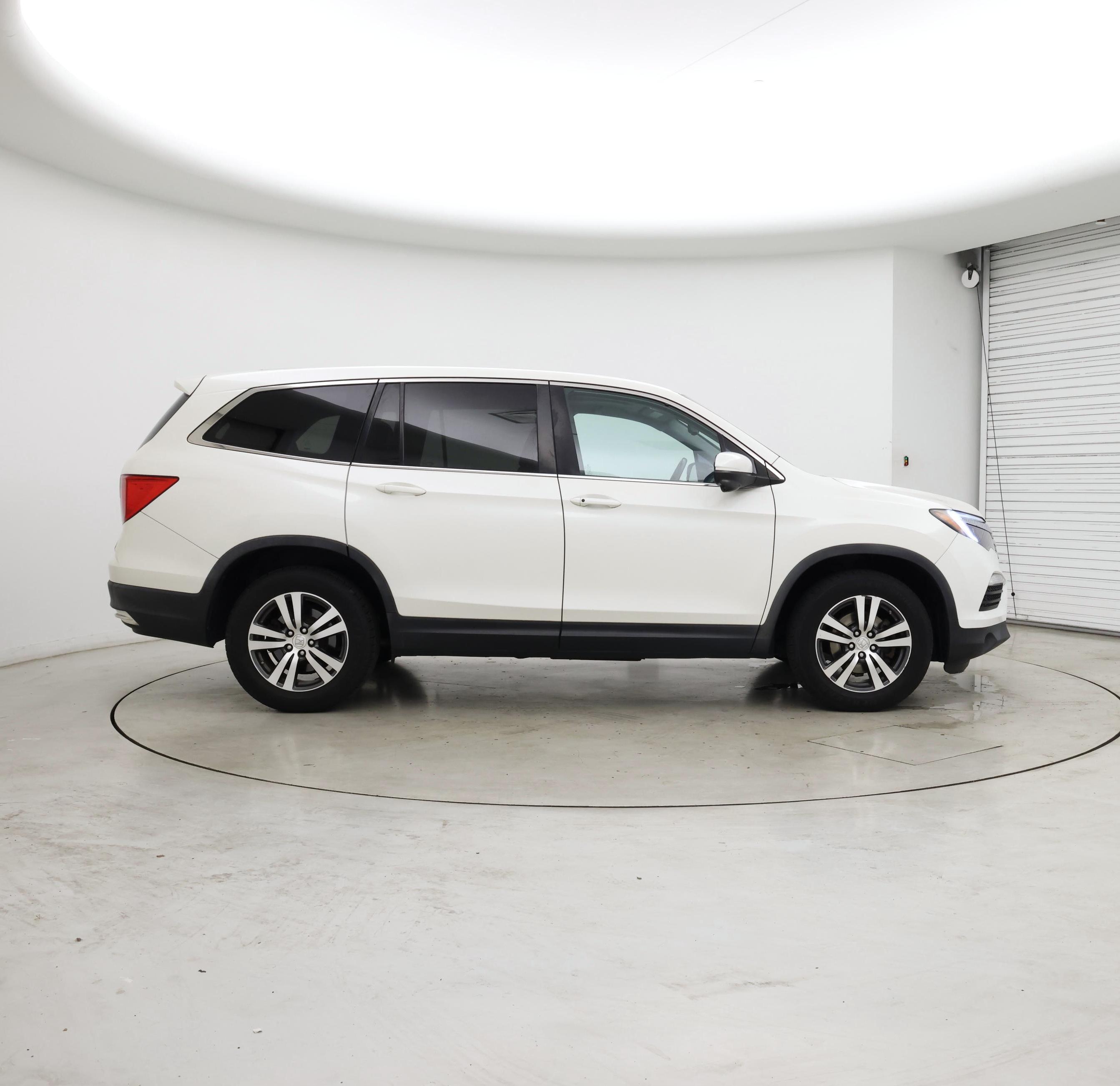 Thumbnail: 2017 Honda Pilot - 7