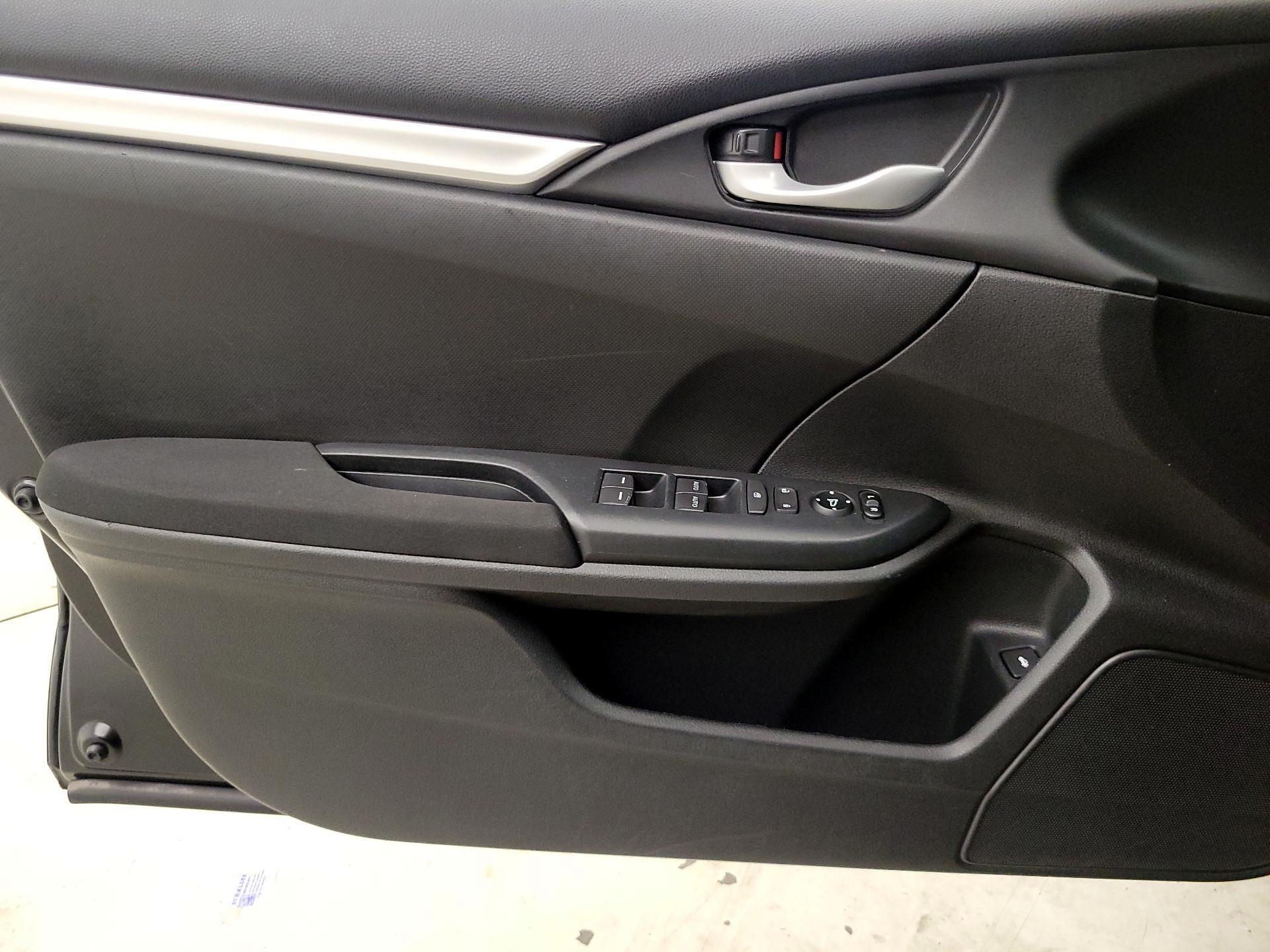 Thumbnail: 2016 Honda Civic - 12