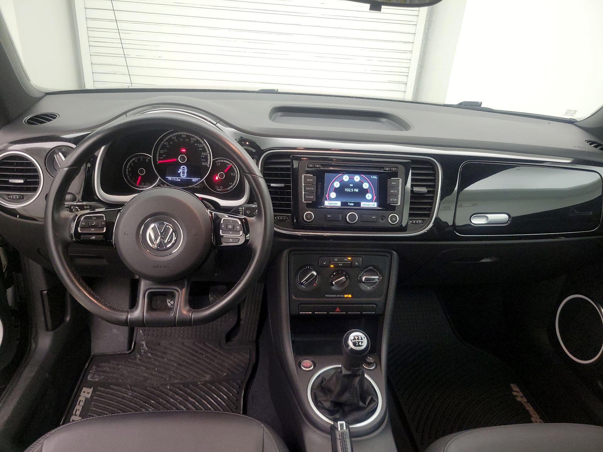 Thumbnail: 2013 Volkswagen Beetle - 9