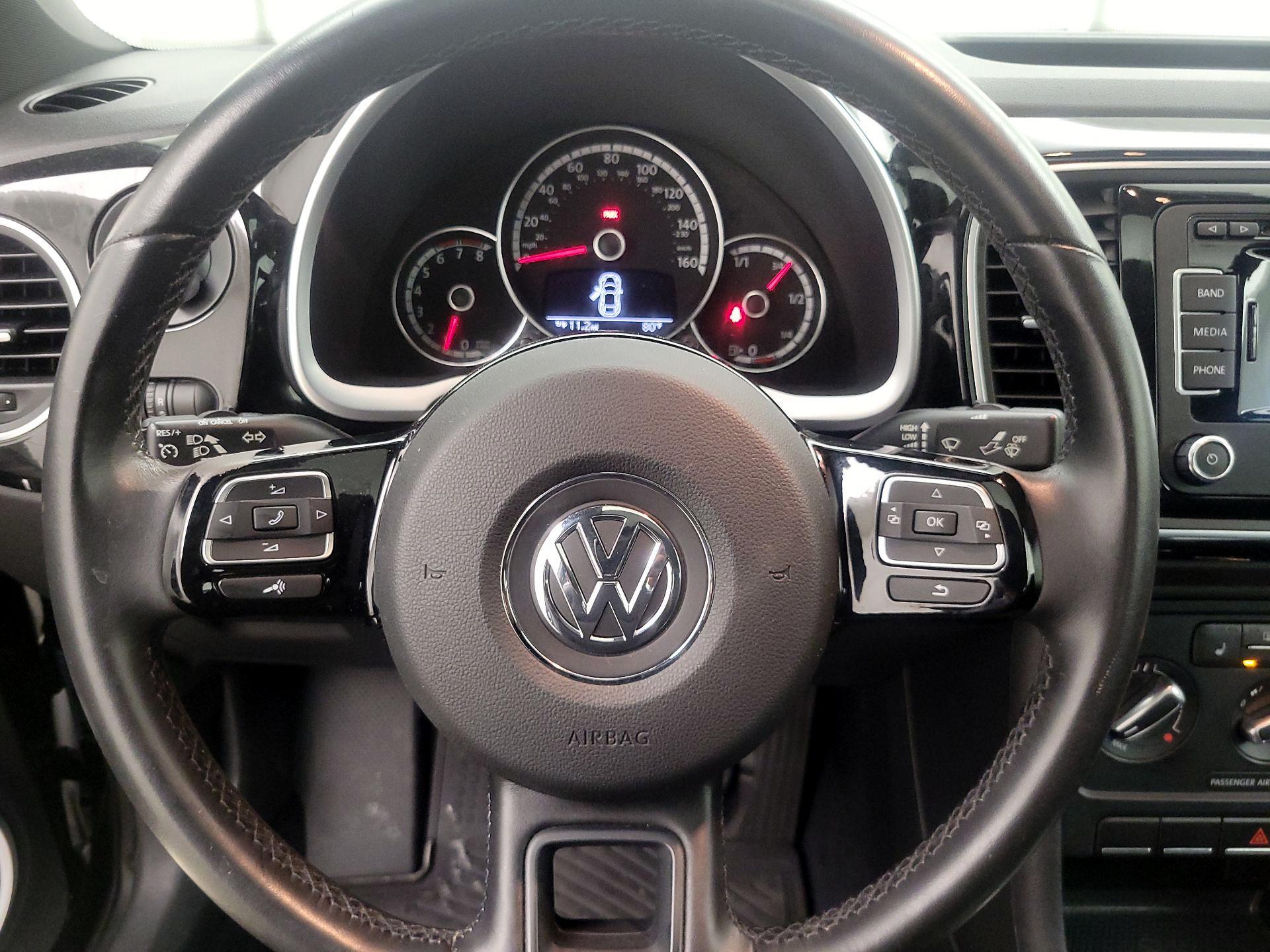 Thumbnail: 2013 Volkswagen Beetle - 10