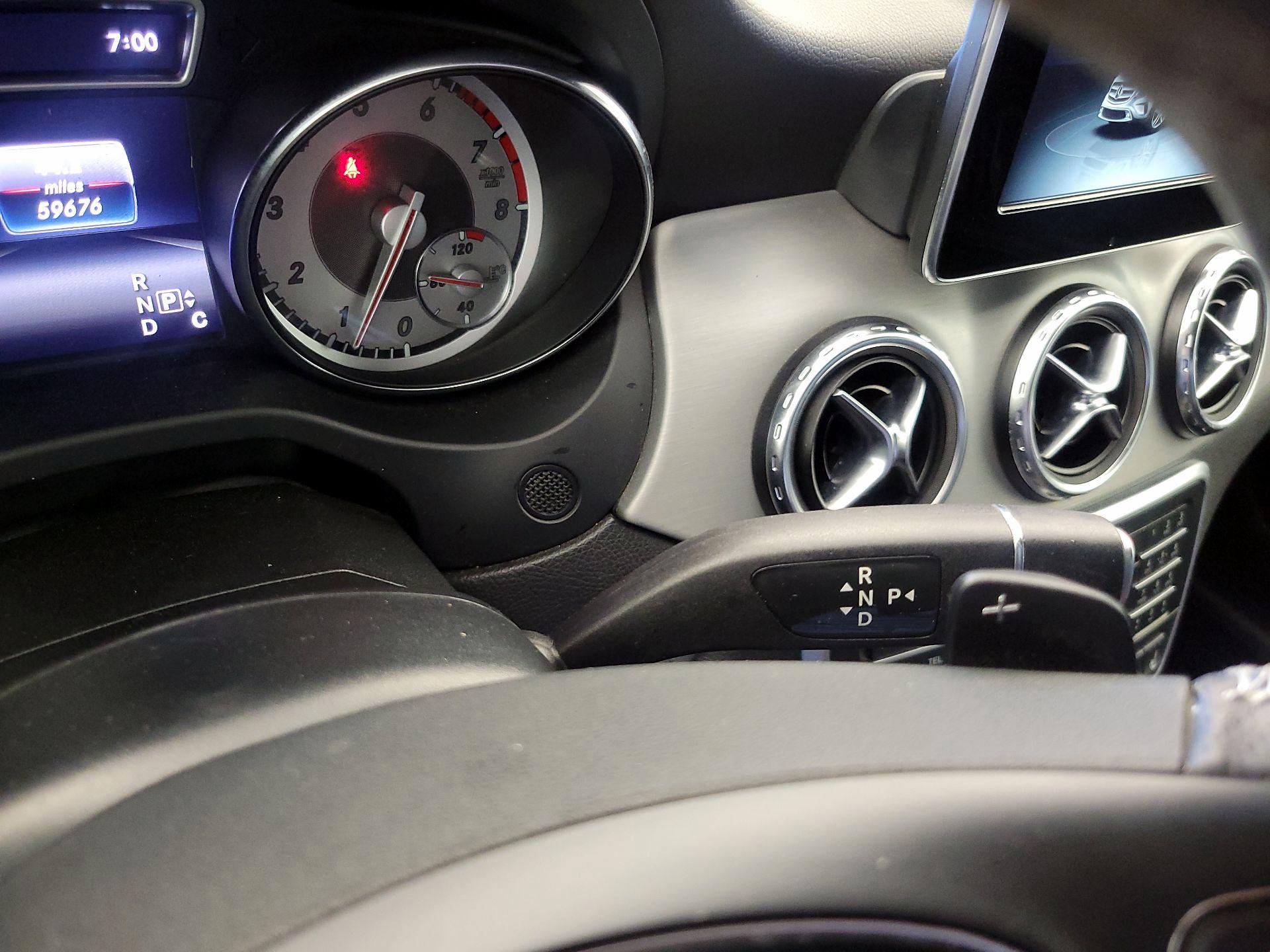 Thumbnail: 2016 Mercedes-Benz GLA - 17
