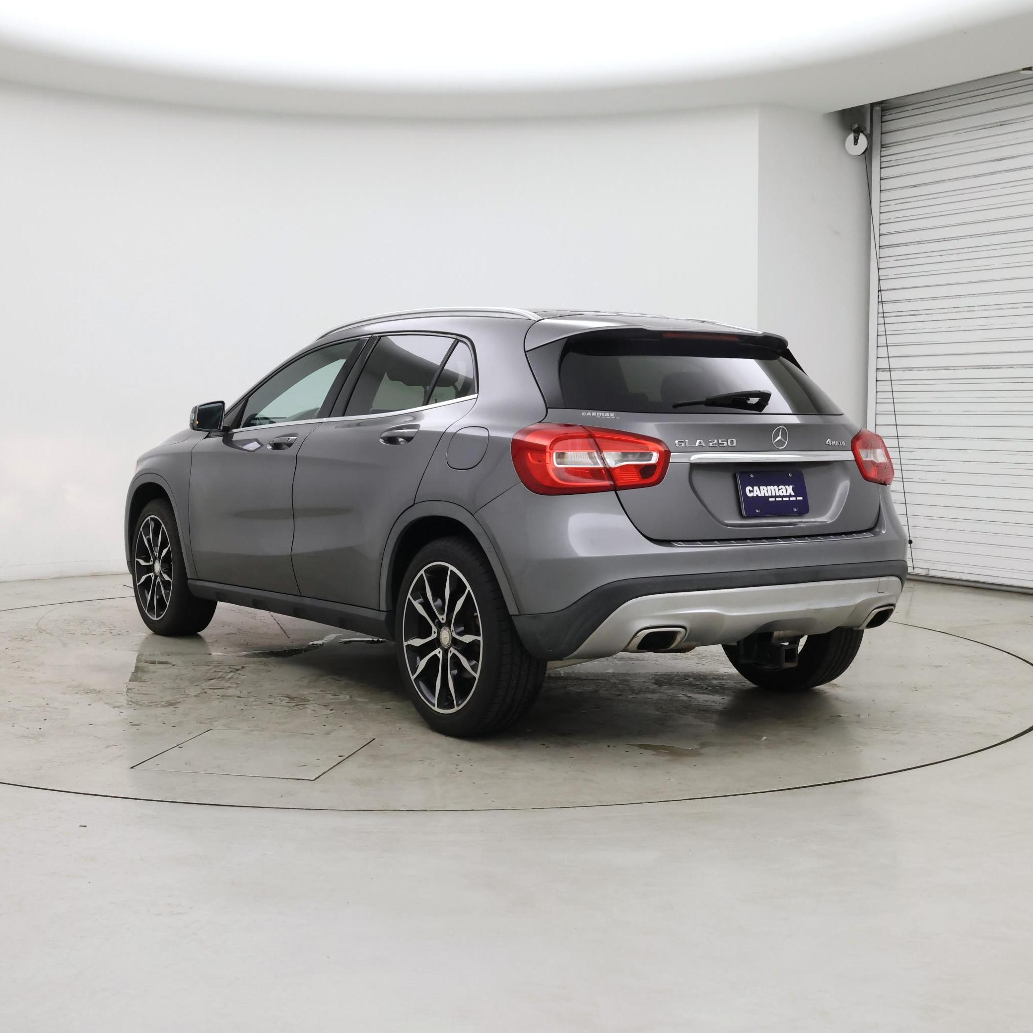 Thumbnail: 2016 Mercedes-Benz GLA - 2