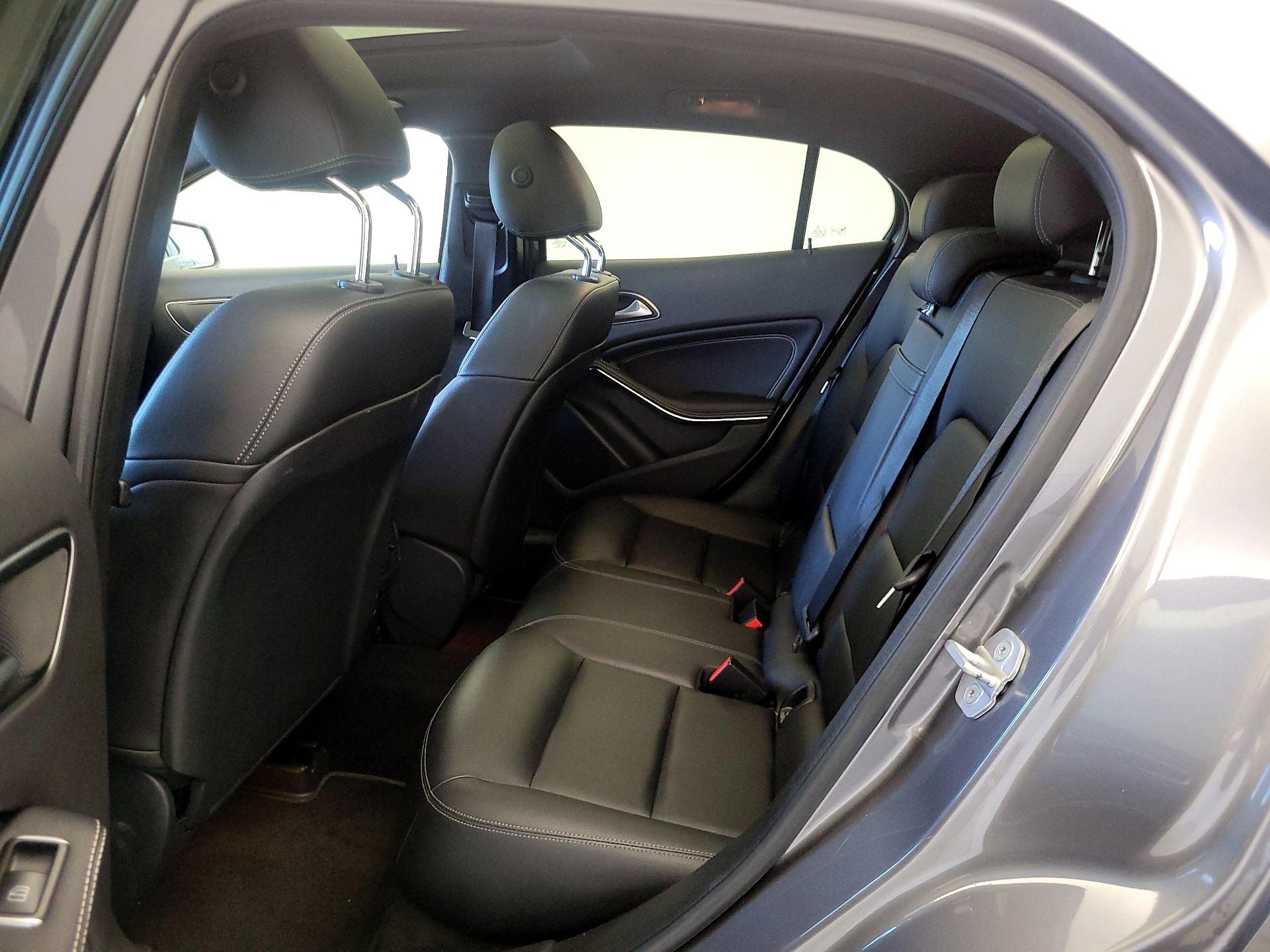 Thumbnail: 2016 Mercedes-Benz GLA - 20