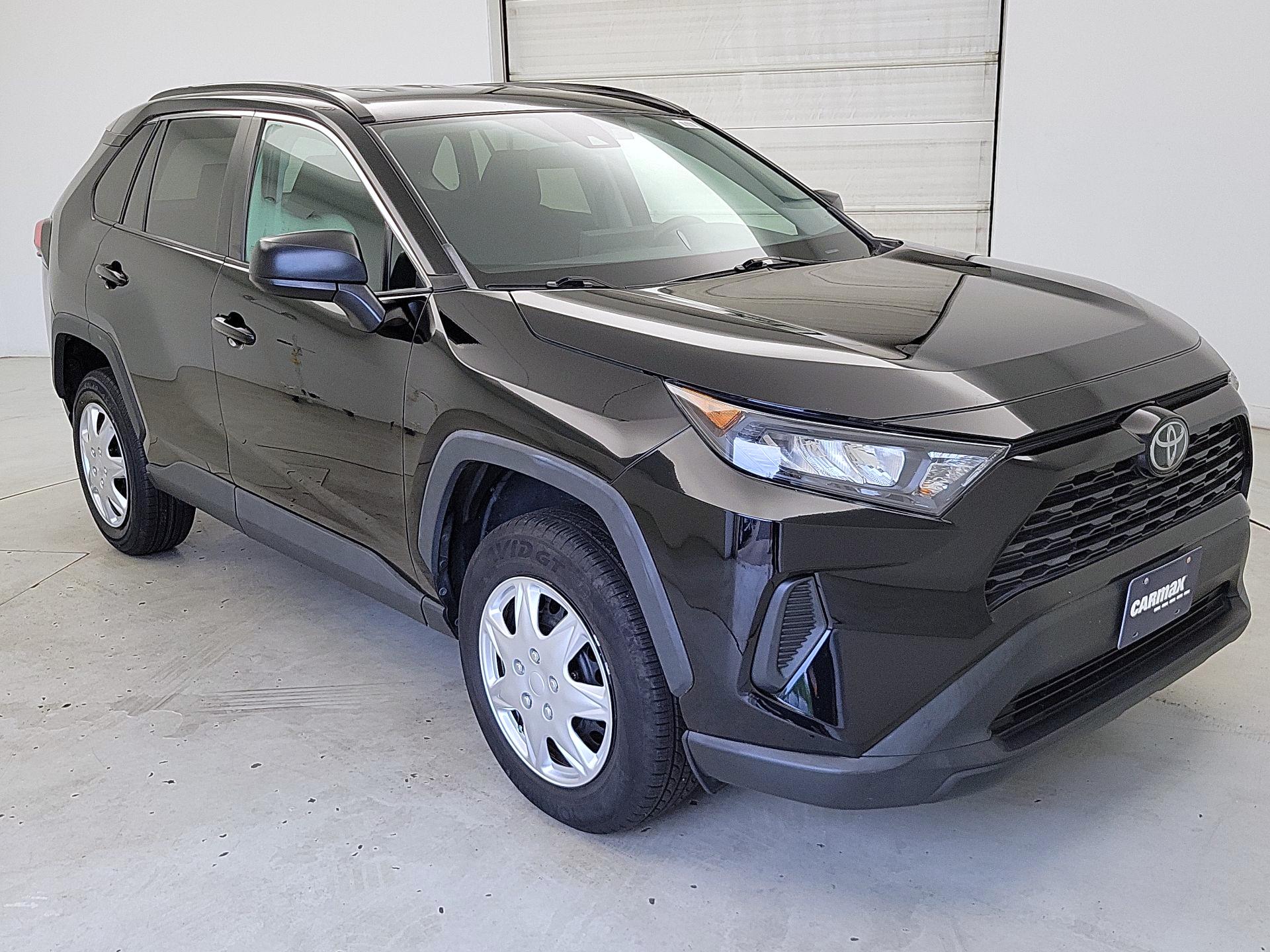 Thumbnail: 2019 Toyota RAV4 - 1