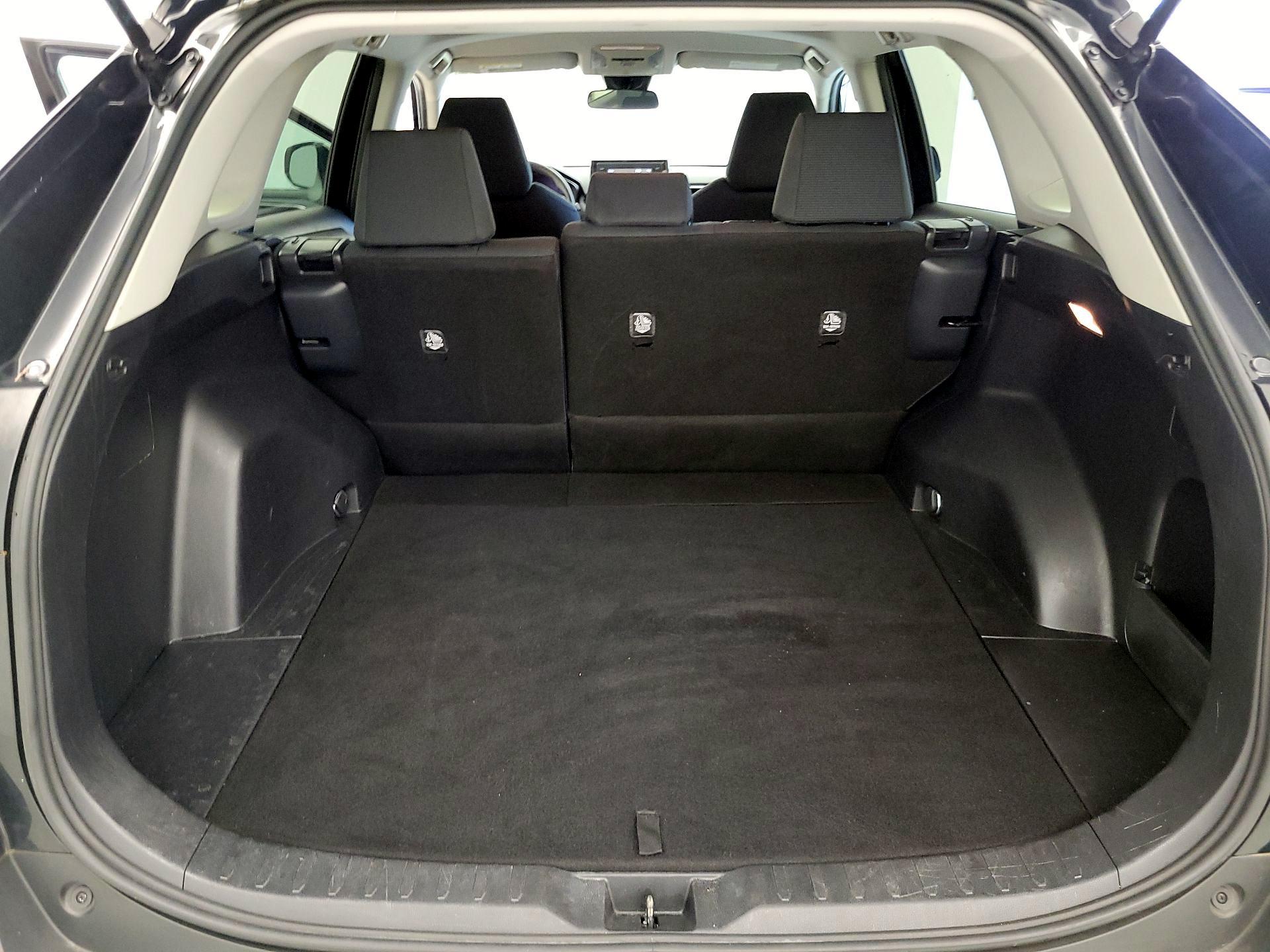 Thumbnail: 2019 Toyota RAV4 - 18