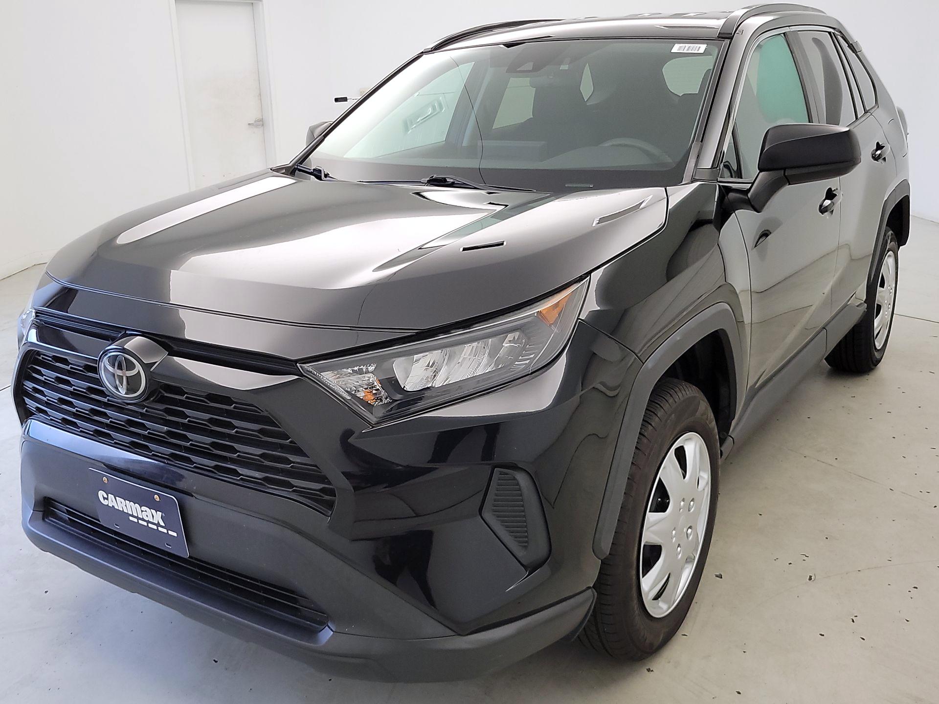 Thumbnail: 2019 Toyota RAV4 - 3