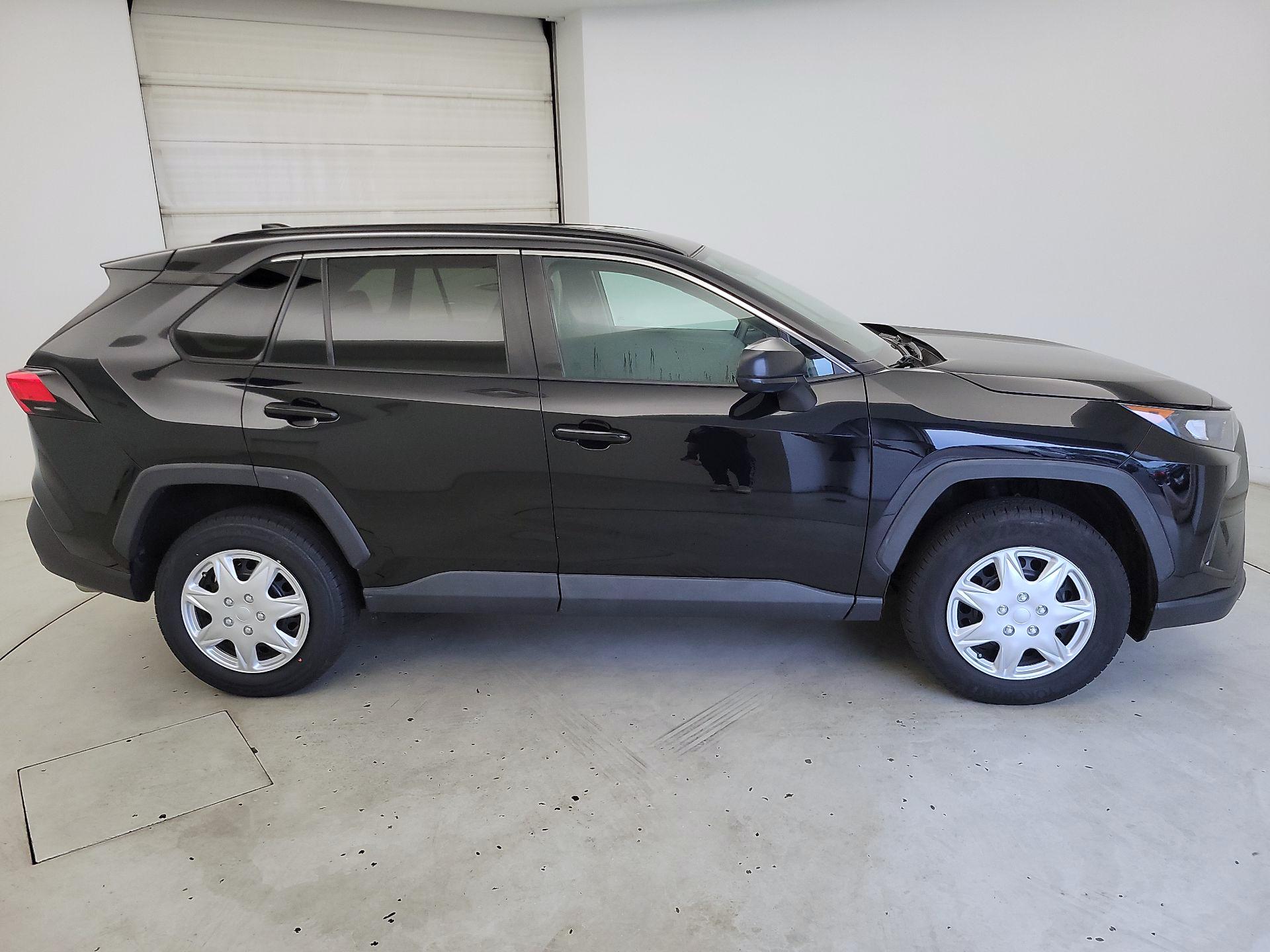 Thumbnail: 2019 Toyota RAV4 - 4