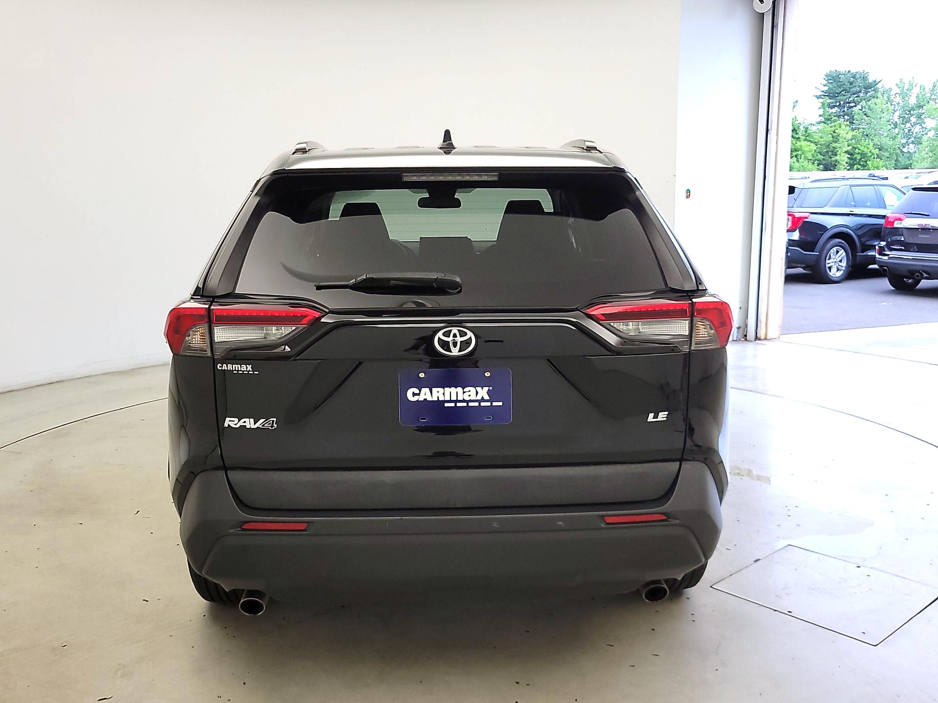 Thumbnail: 2019 Toyota RAV4 - 6