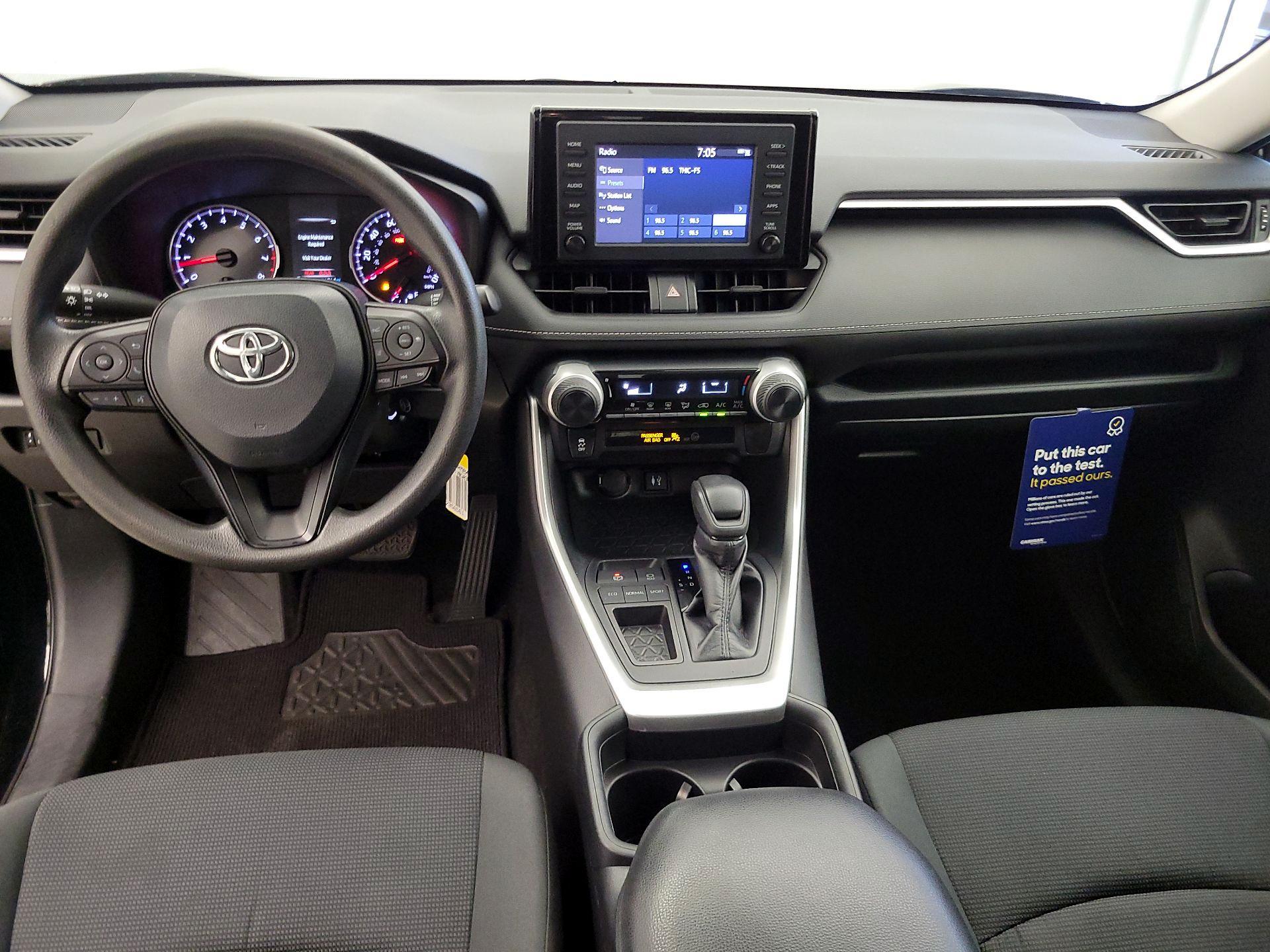 Thumbnail: 2019 Toyota RAV4 - 8