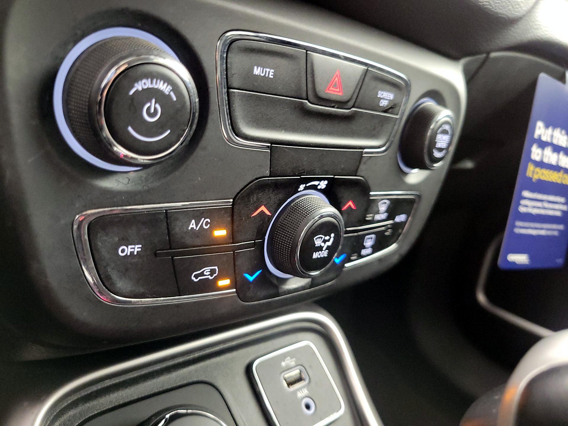 Thumbnail: 2017 Jeep Compass - 16