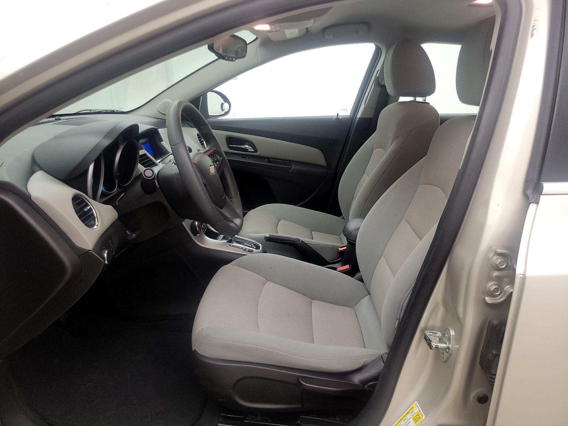 Thumbnail: 2016 Chevrolet Cruze - 11