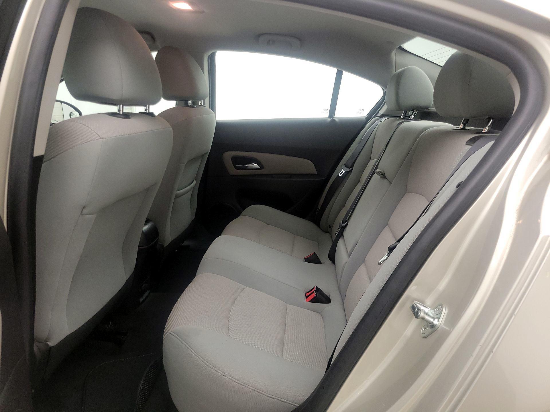 Thumbnail: 2016 Chevrolet Cruze - 18