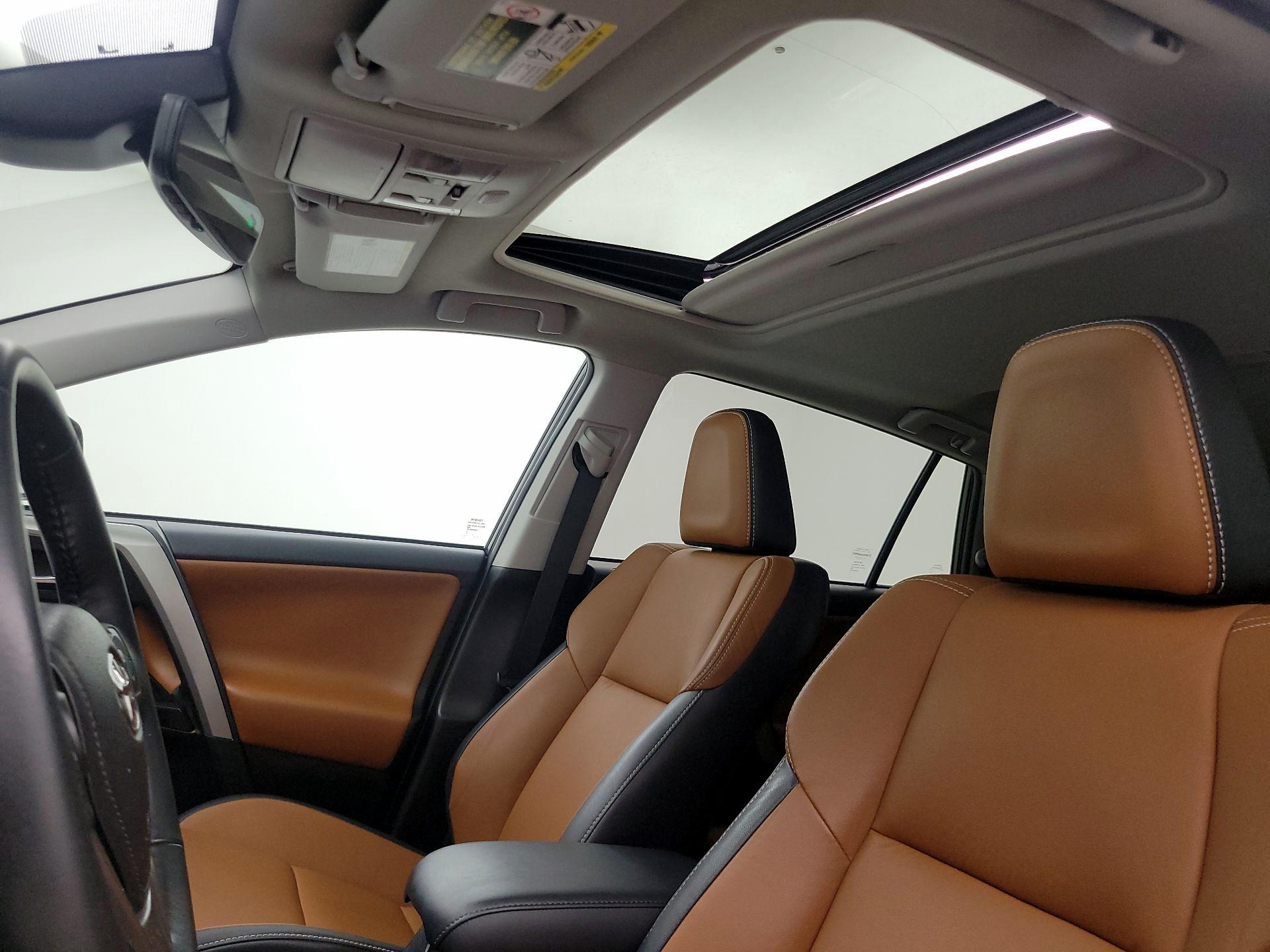 Thumbnail: 2018 Toyota RAV4 - 20