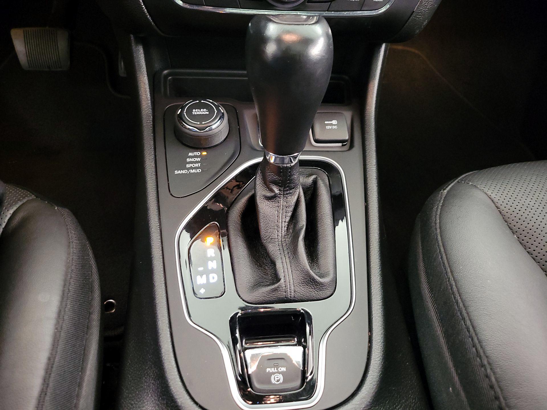 Thumbnail: 2021 Jeep Cherokee - 17