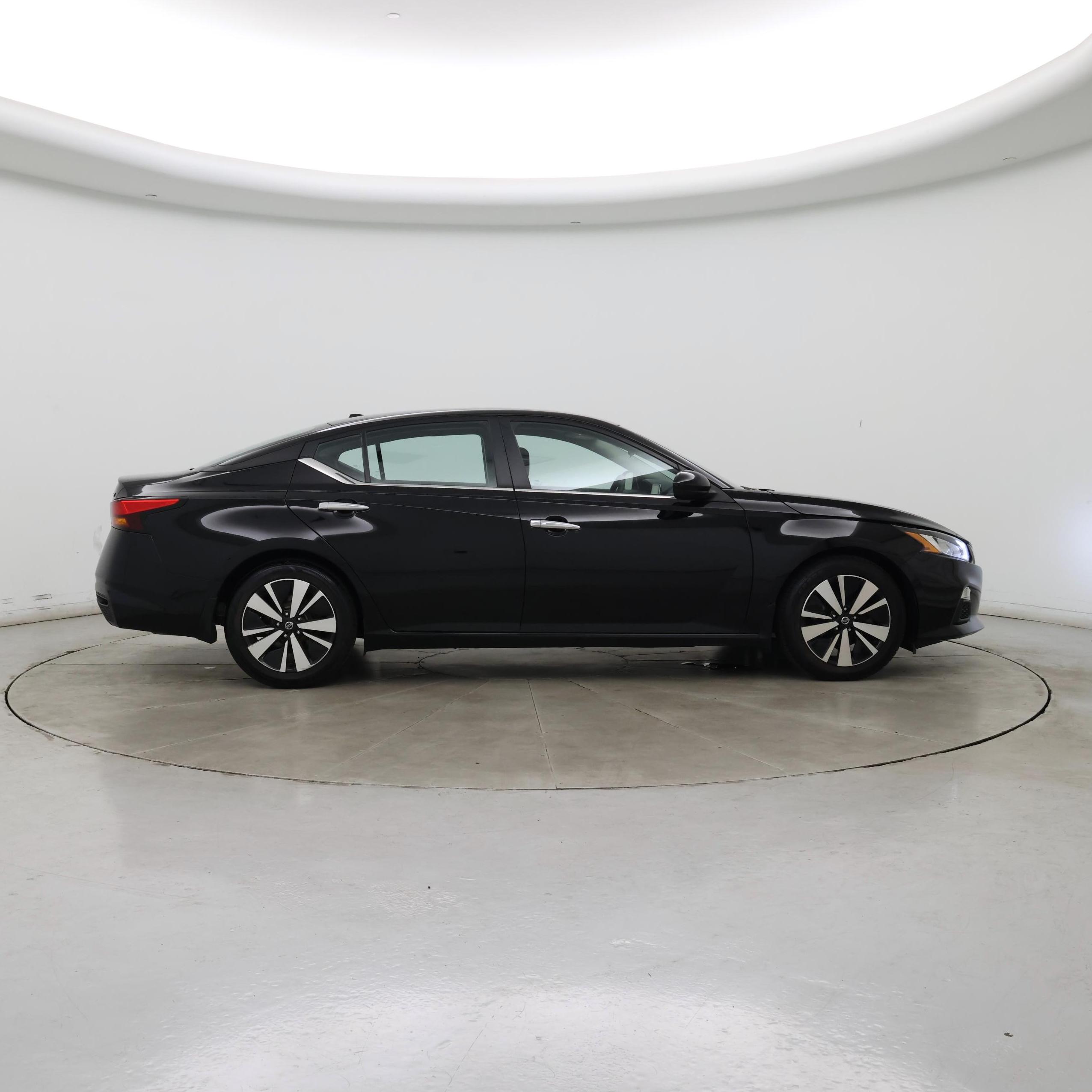 Thumbnail: 2022 Nissan Altima - 7