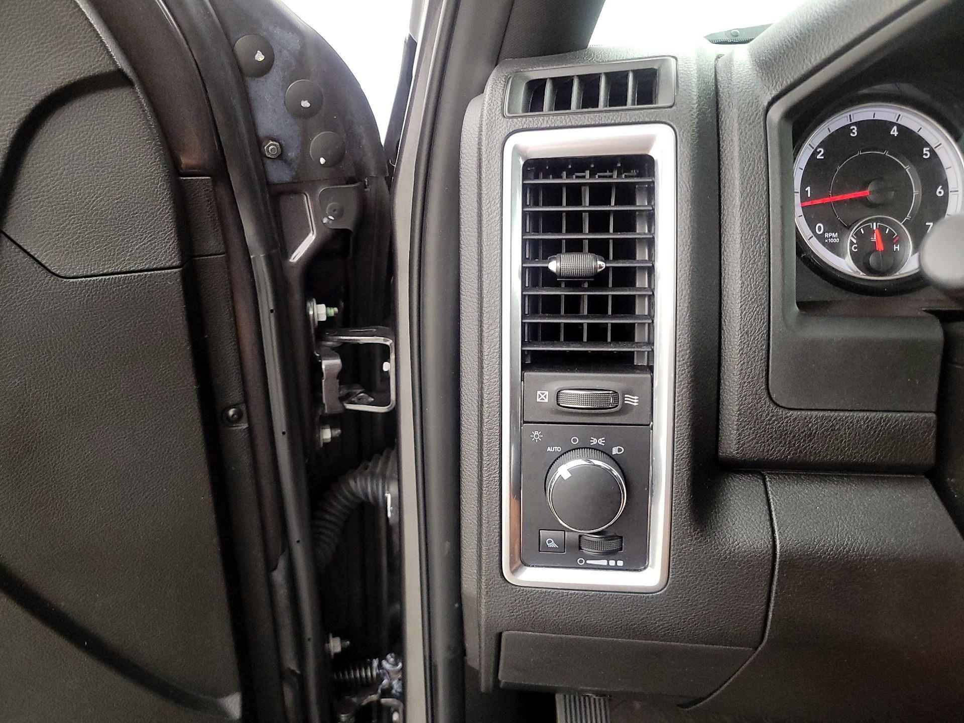 Thumbnail: 2022 RAM 1500 Classic - 13