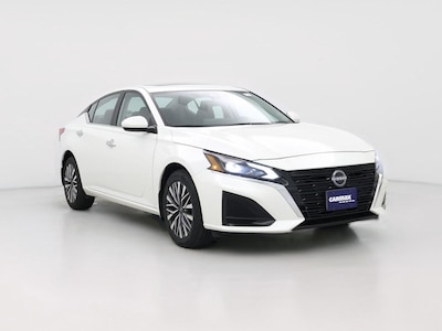 White 2023 Nissan Altima SV
