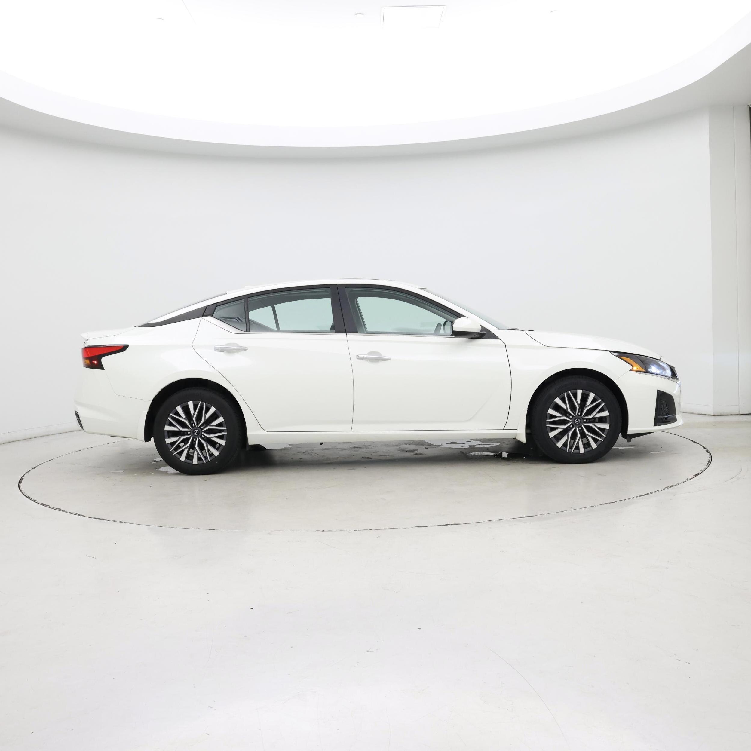 Thumbnail: 2023 Nissan Altima - 7