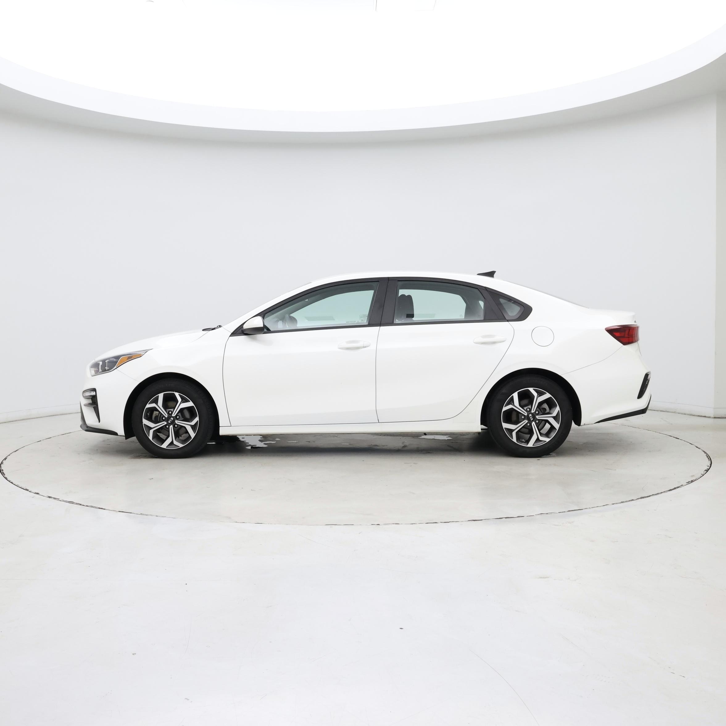 Thumbnail: 2021 Kia Forte - 3