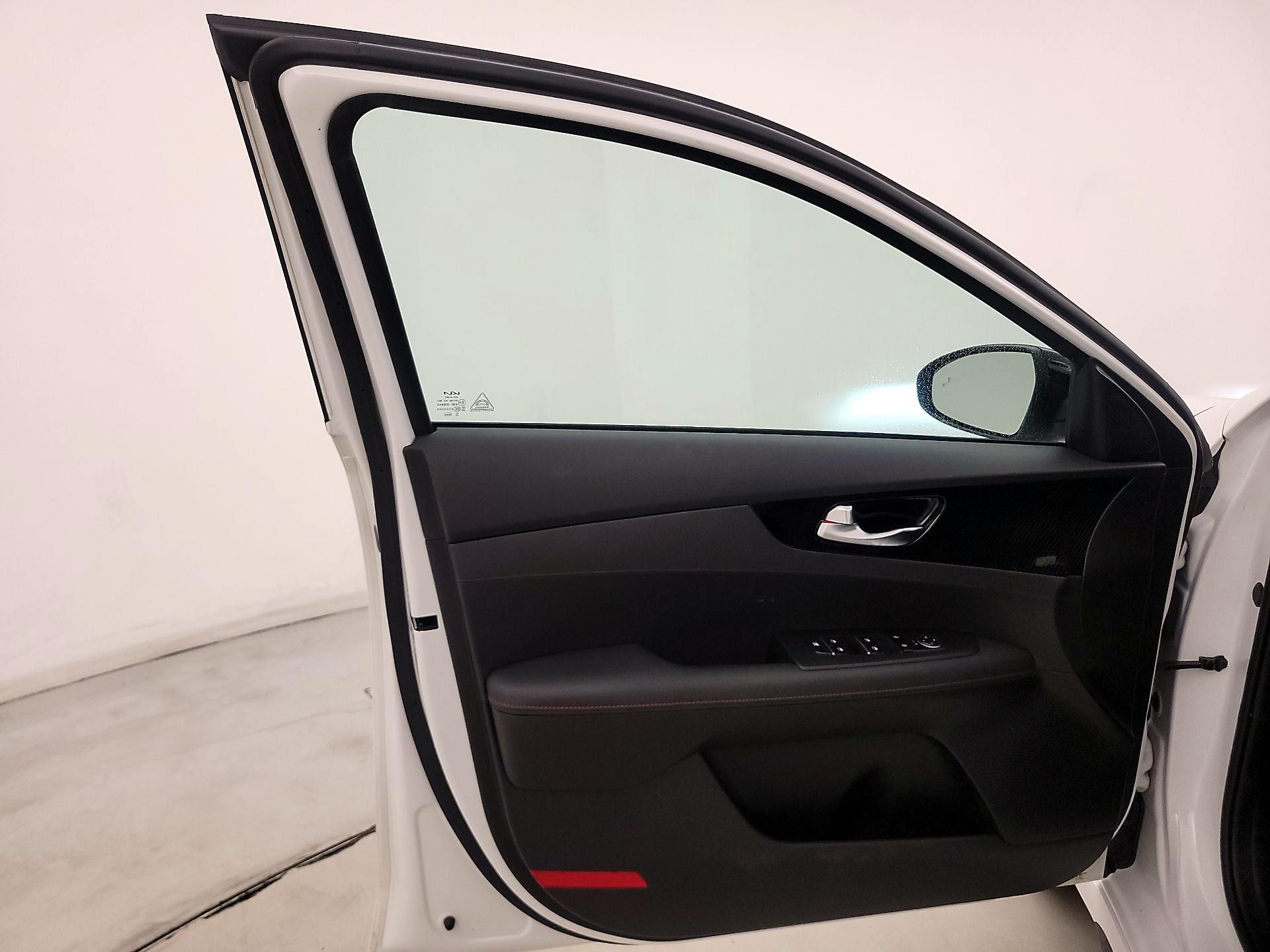 Thumbnail: 2023 Kia Forte - 12