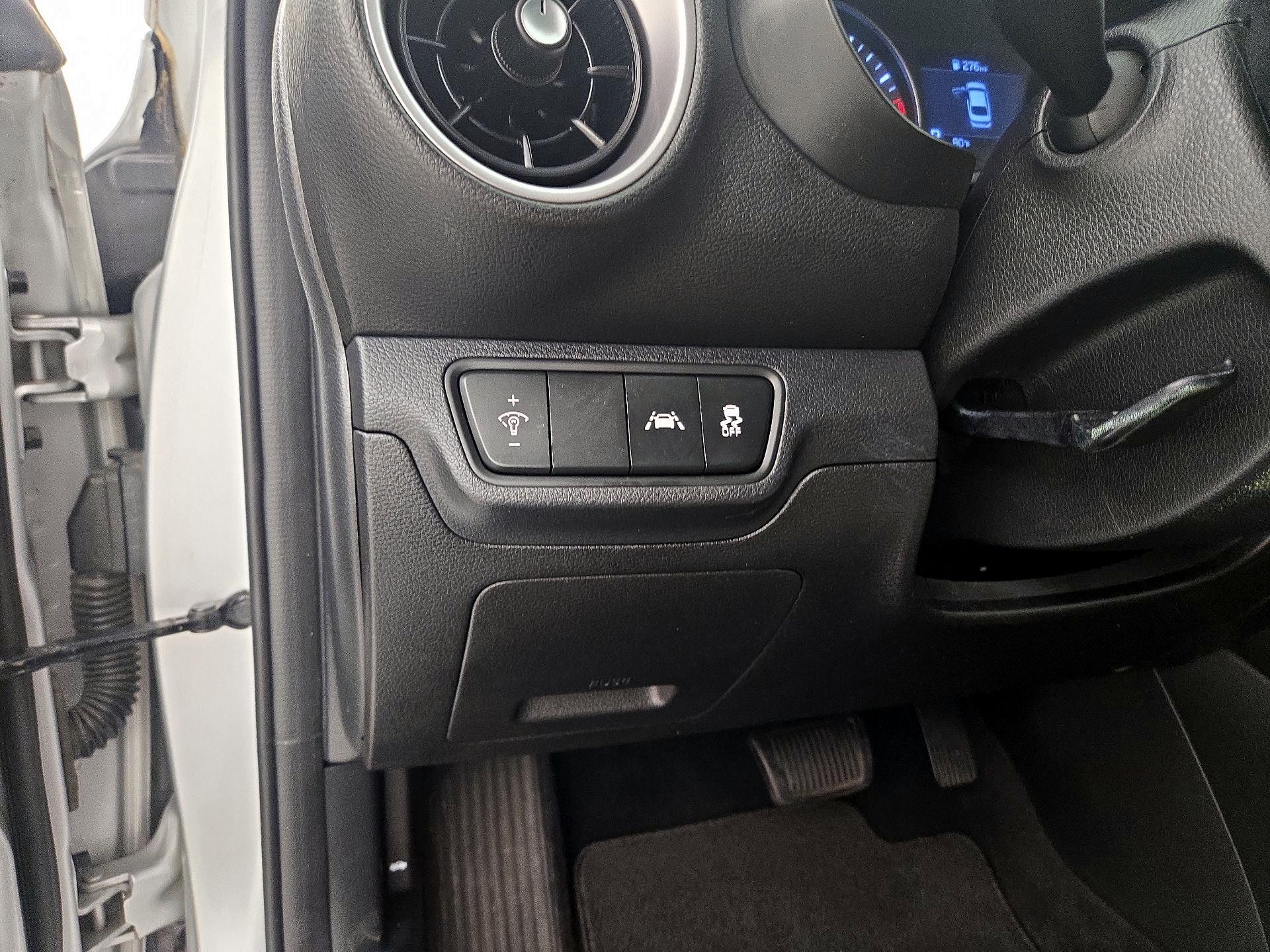 Thumbnail: 2020 Kia Forte - 13