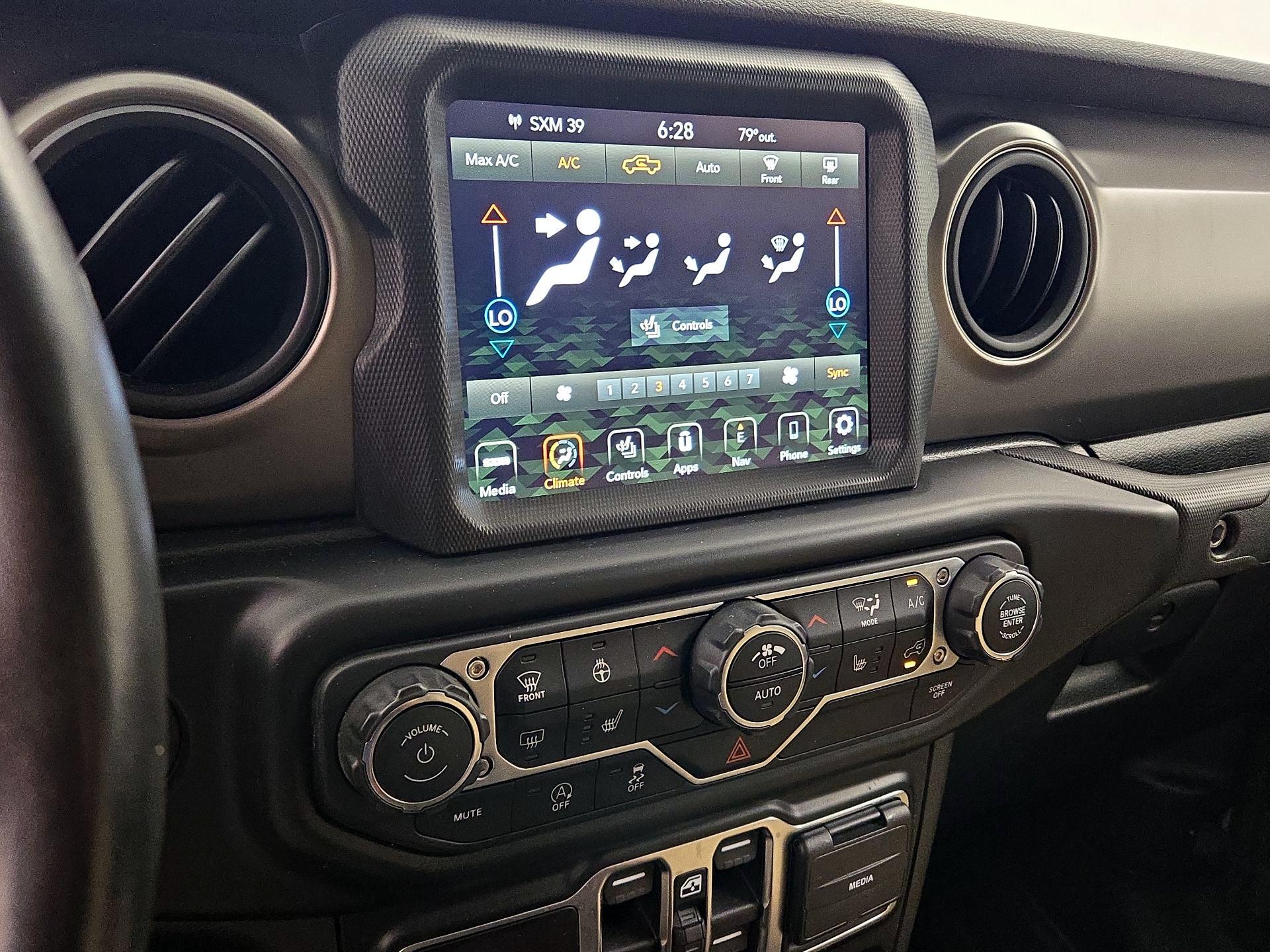 Thumbnail: 2022 Jeep Gladiator - 17