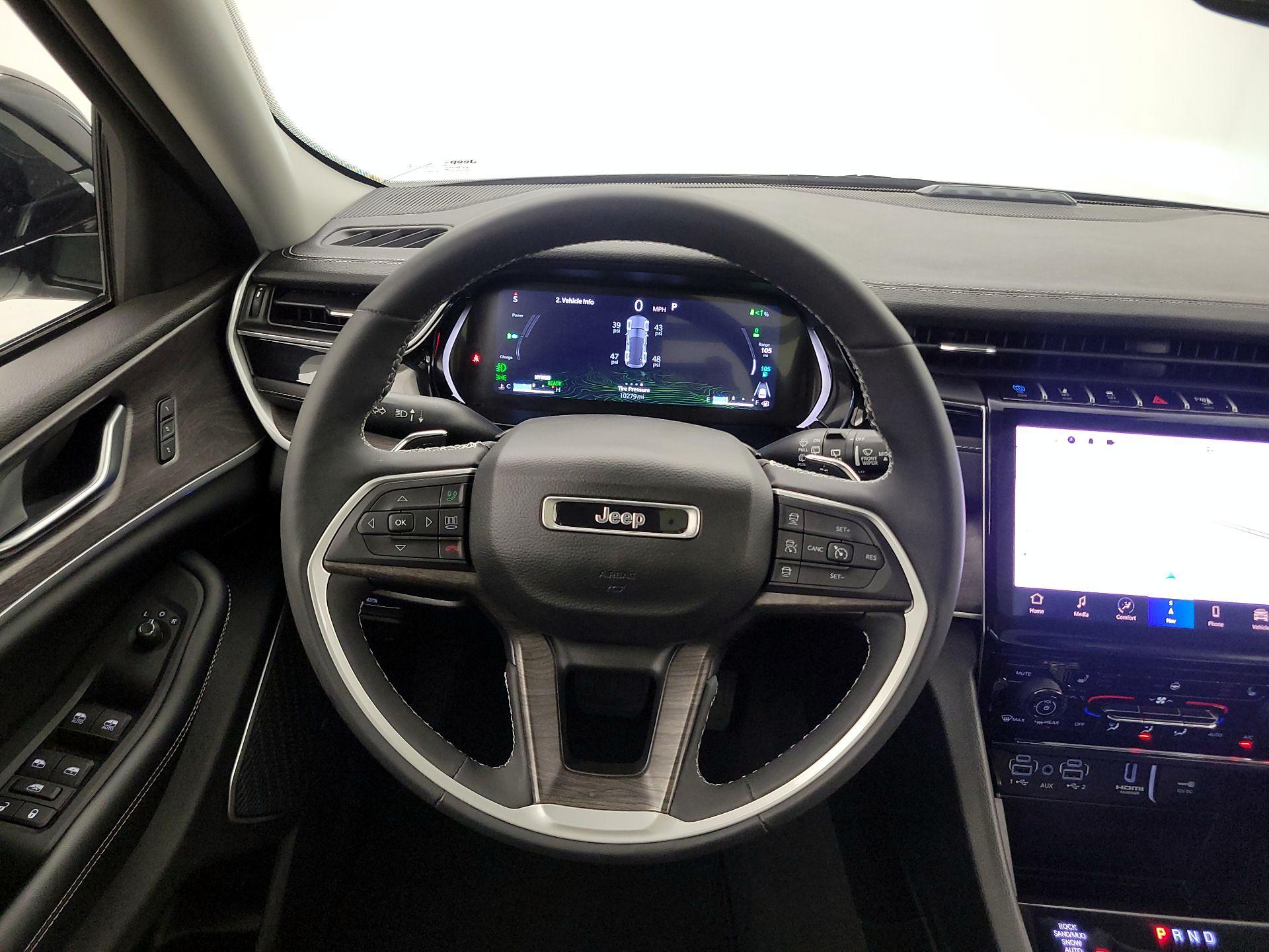 Thumbnail: 2023 Jeep Grand Cherokee - 10