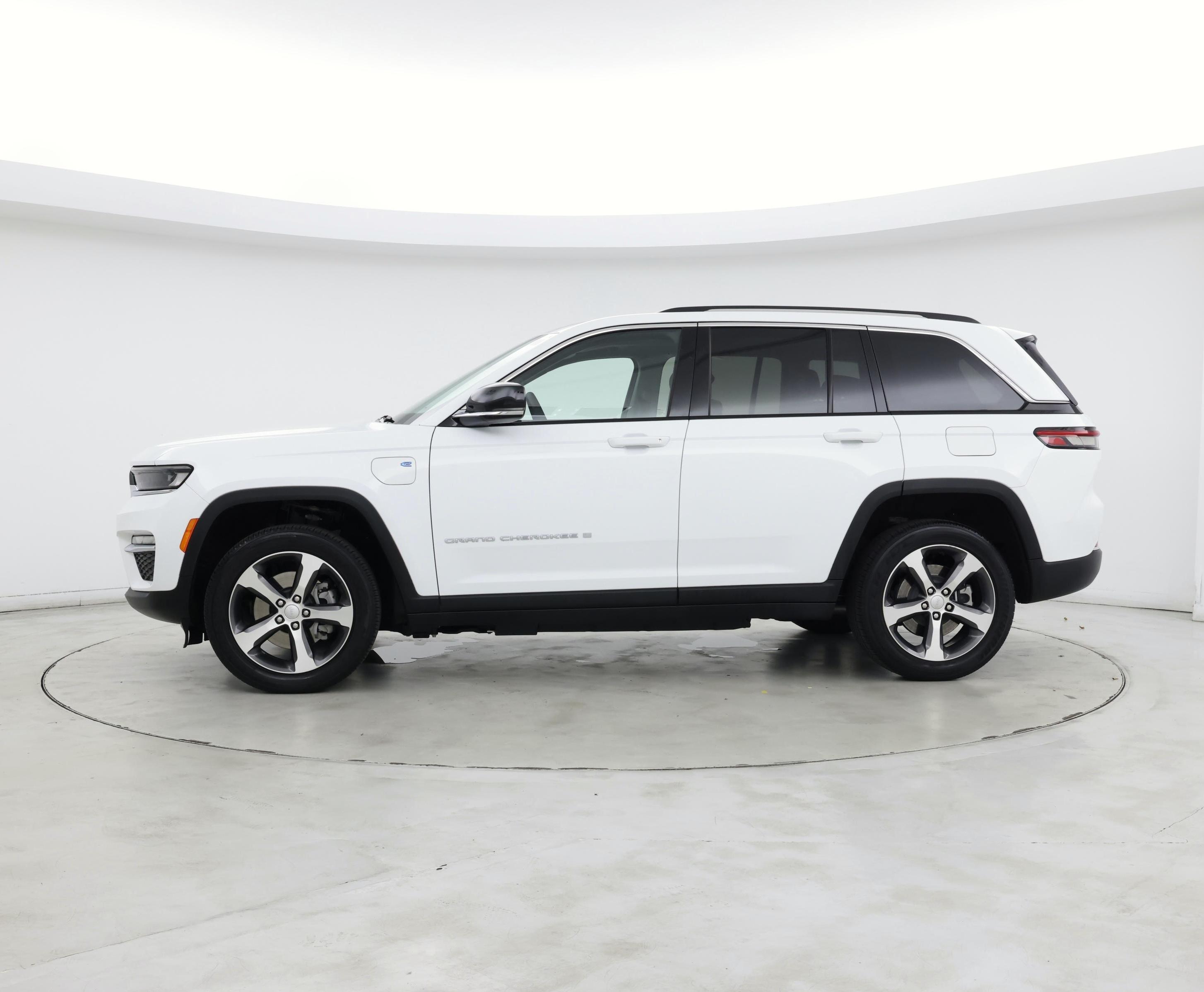 Thumbnail: 2023 Jeep Grand Cherokee - 3