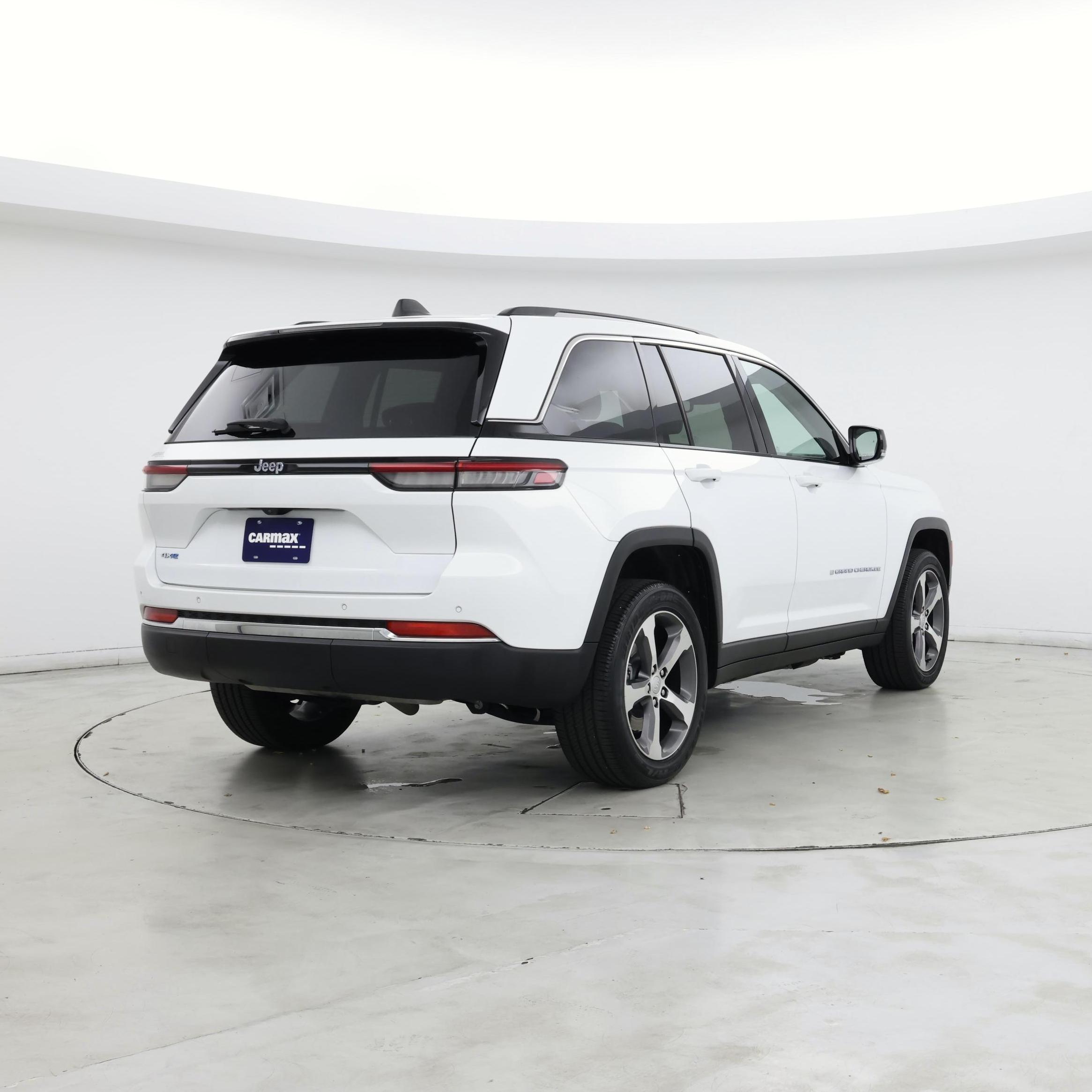 Thumbnail: 2023 Jeep Grand Cherokee - 8