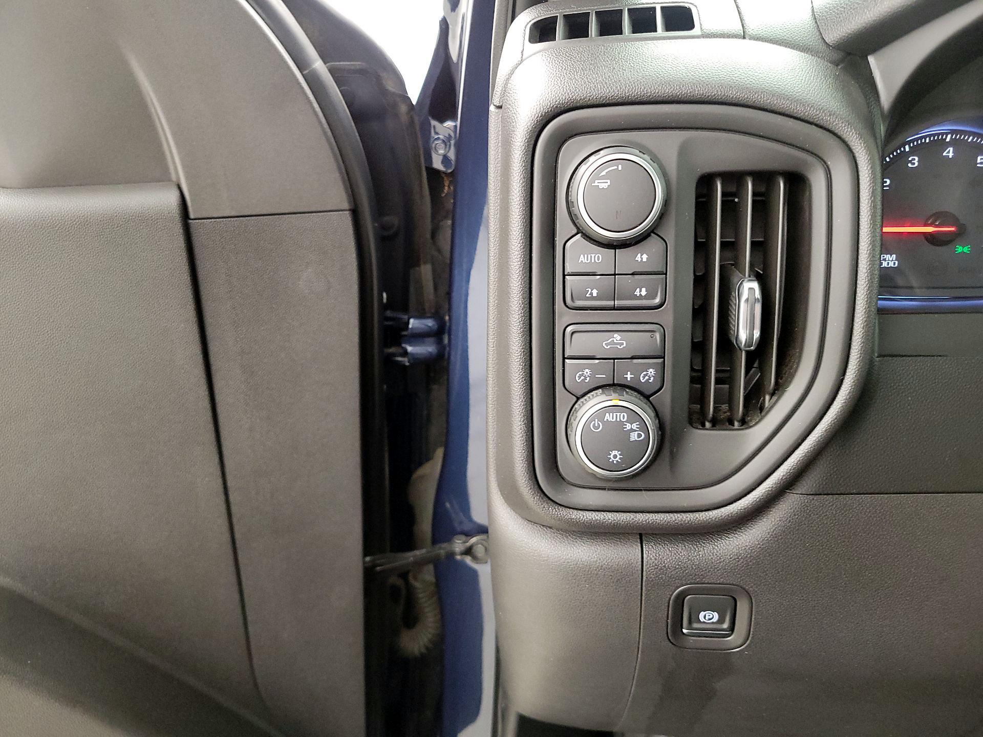 Thumbnail: 2019 Chevrolet Silverado 1500 - 13