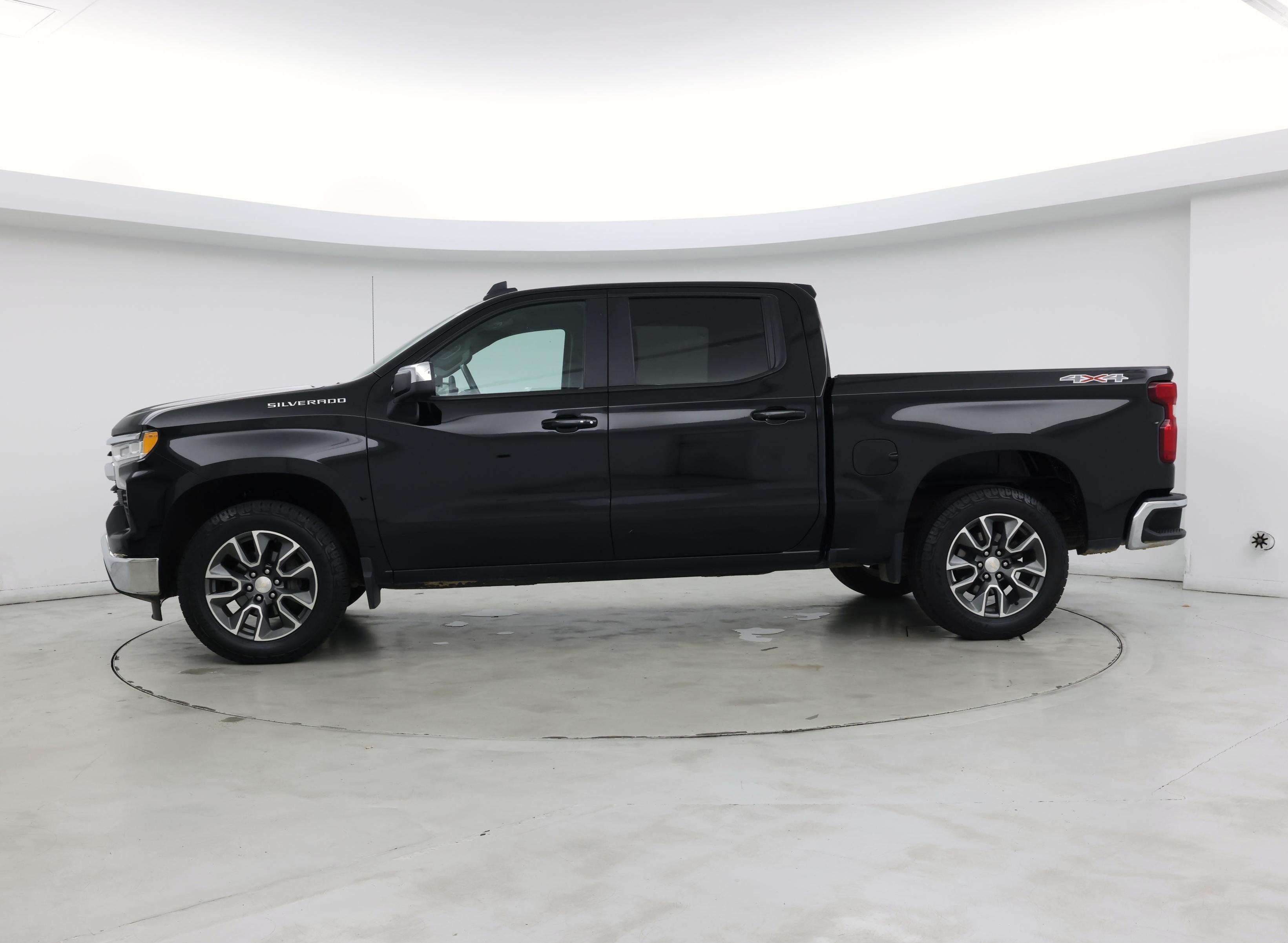 Thumbnail: 2022 Chevrolet Silverado 1500 - 3