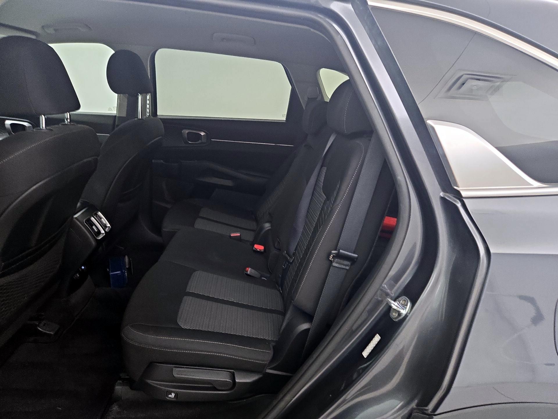 Thumbnail: 2021 Kia Sorento - 19