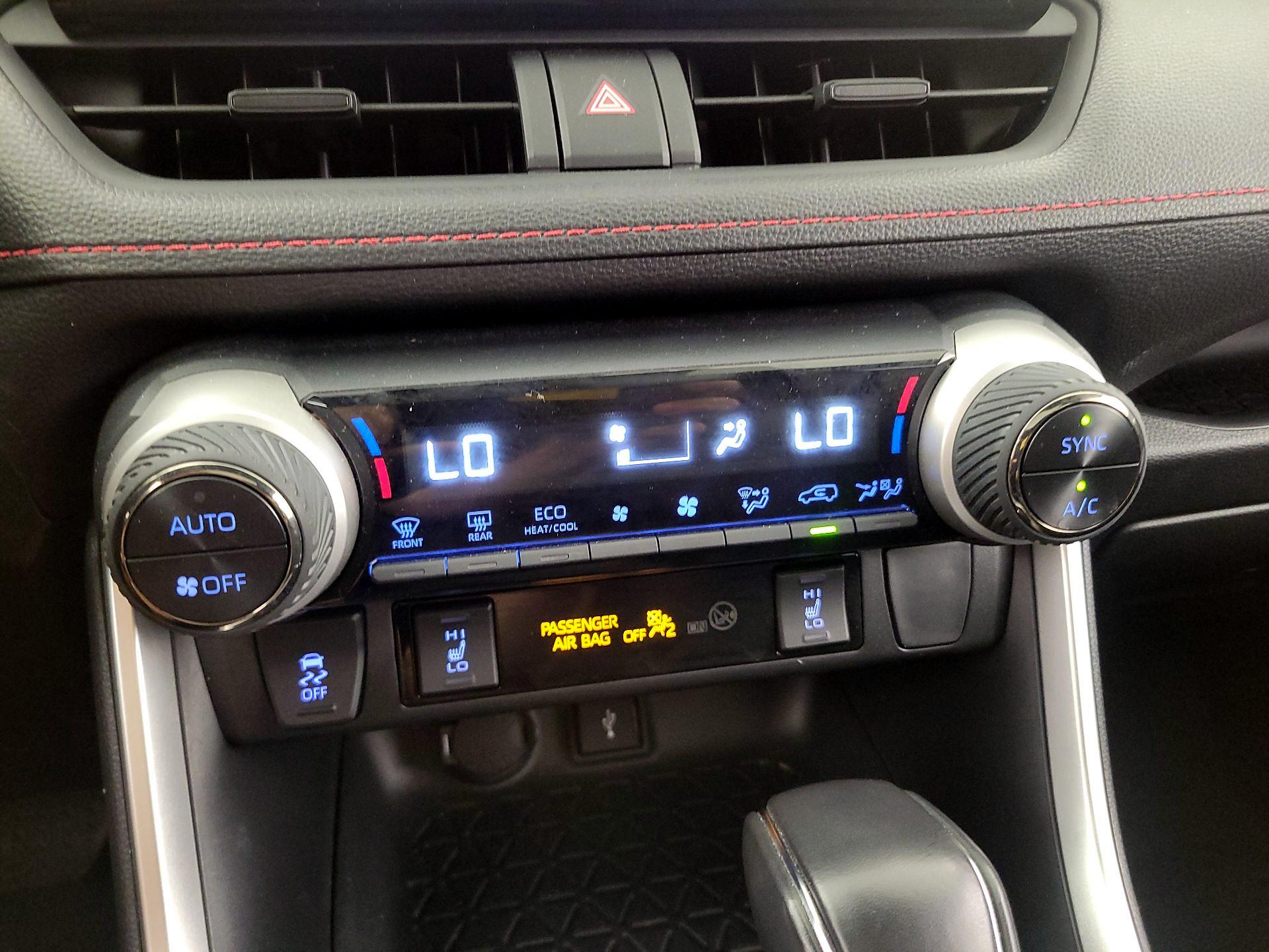Thumbnail: 2022 Toyota RAV4 - 16