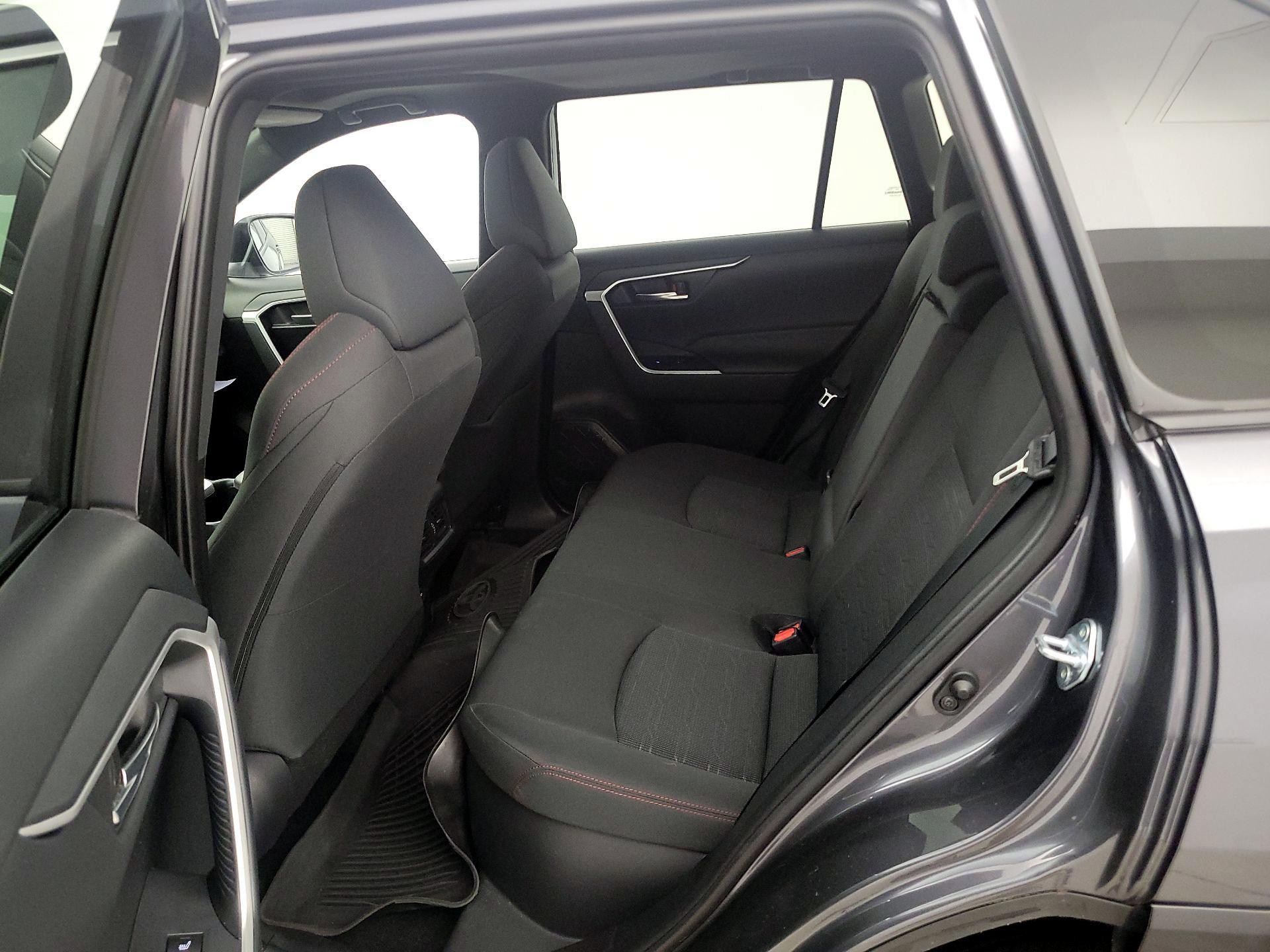 Thumbnail: 2022 Toyota RAV4 - 20