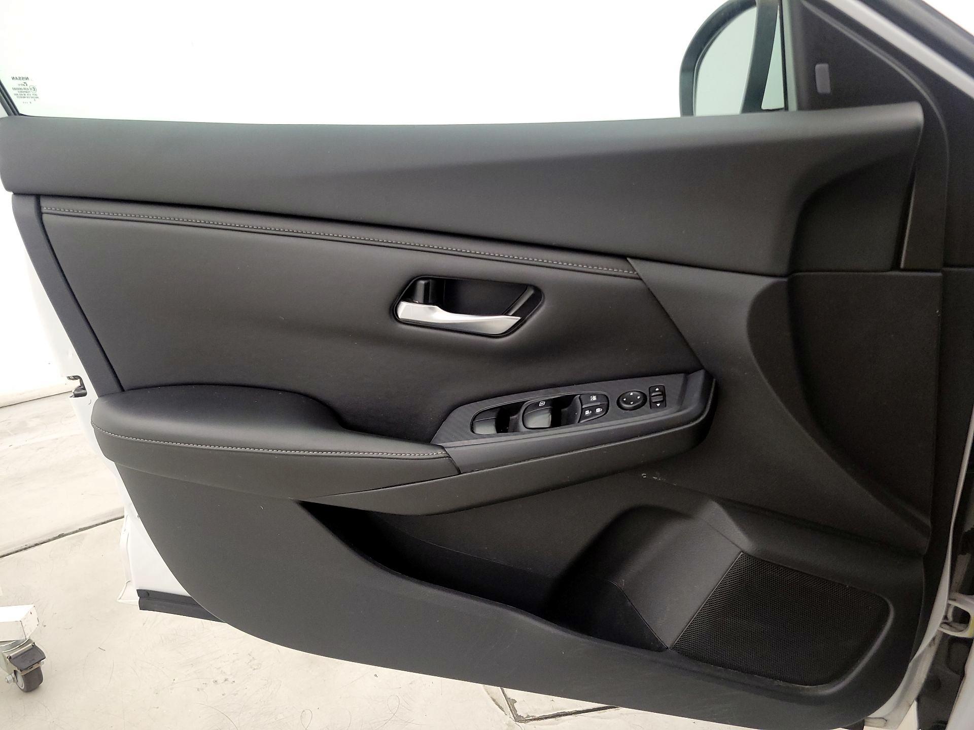 Thumbnail: 2021 Nissan Sentra - 12